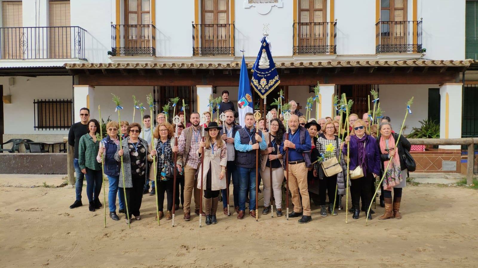 La Hermandad de Roquetas de Mar, en la aldea rociera.