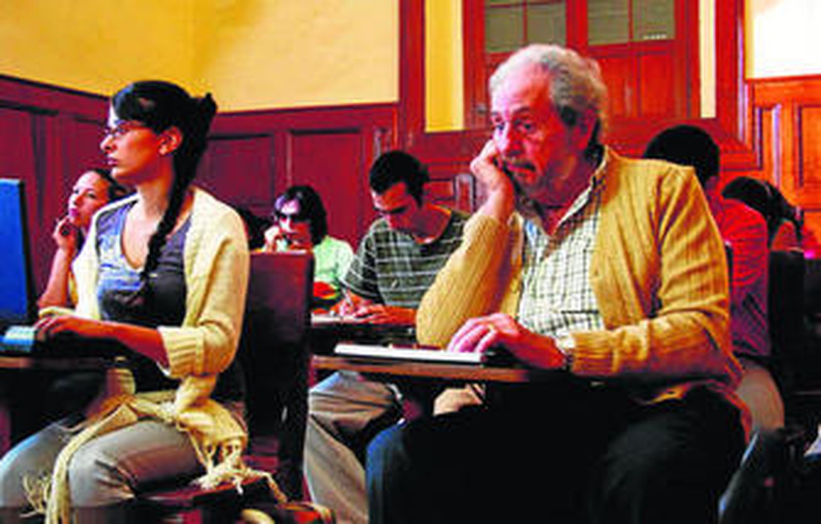 Jorge Lavat interpreta en 'El estudiante' a Chano, un hombre que ingresa en la universidad a los 70 años.