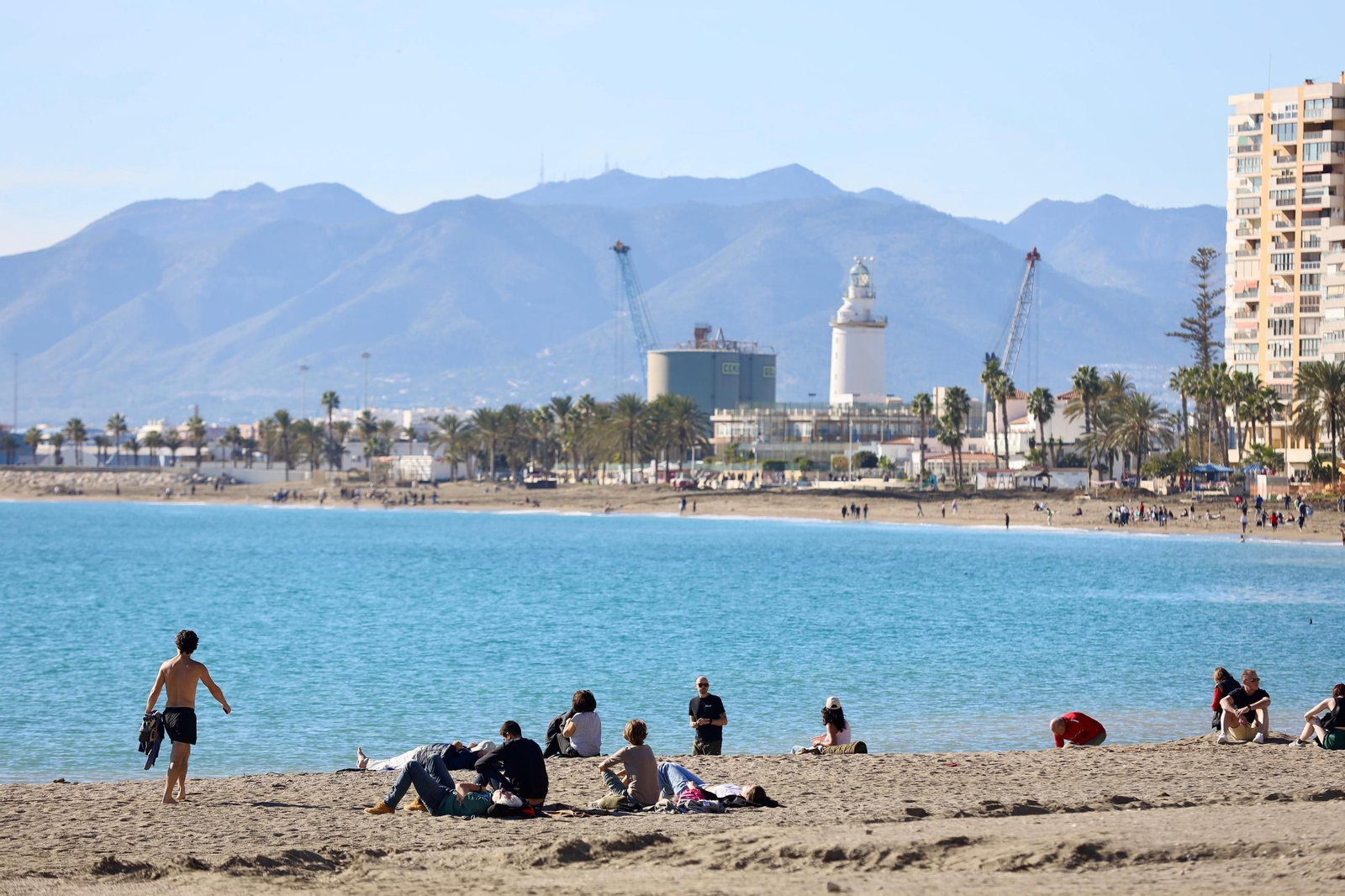 La playa de La Malagueta, este 25 de diciembre.