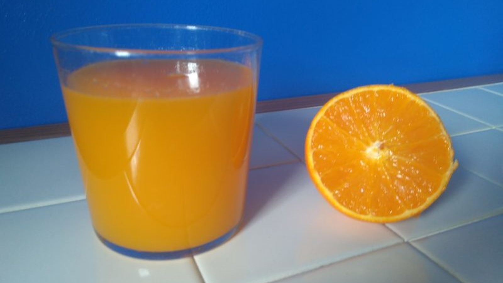 Zumo de naranja variedad Navy.