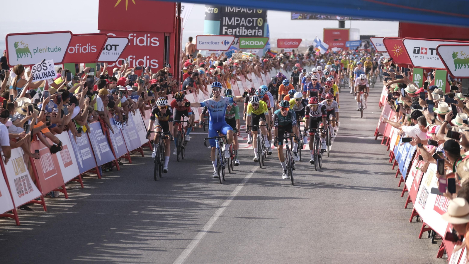 Imágenes de la etapa de la Vuelta a España con llegada en Cabo de Gata, Almería