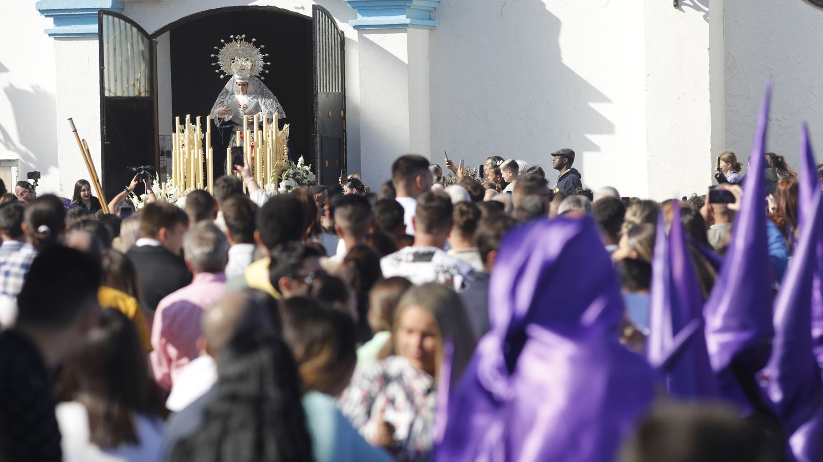 Las fotos del Viernes Santo en la Línea:  Cristo del Mar y Luz y Esperanza Nuestra, Soledad y Santo Entierro, Cristo del Amor y Misericordia y Amargura