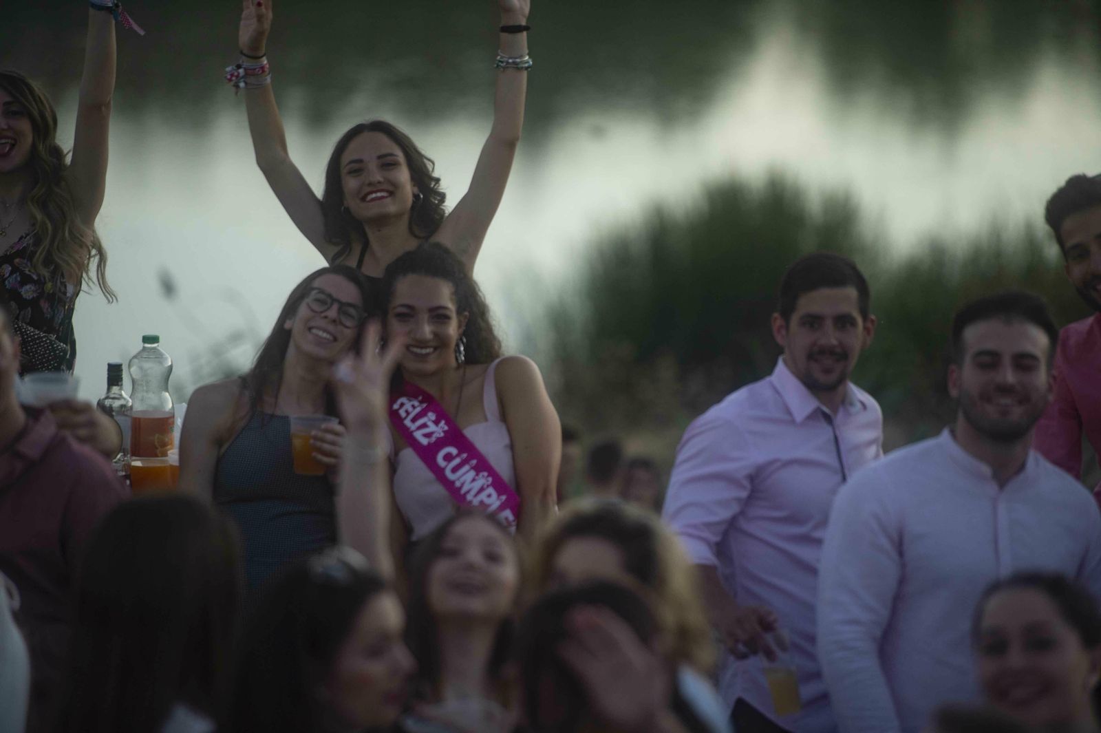 El botellón y la calle del Infierno de la Feria, en imágenes