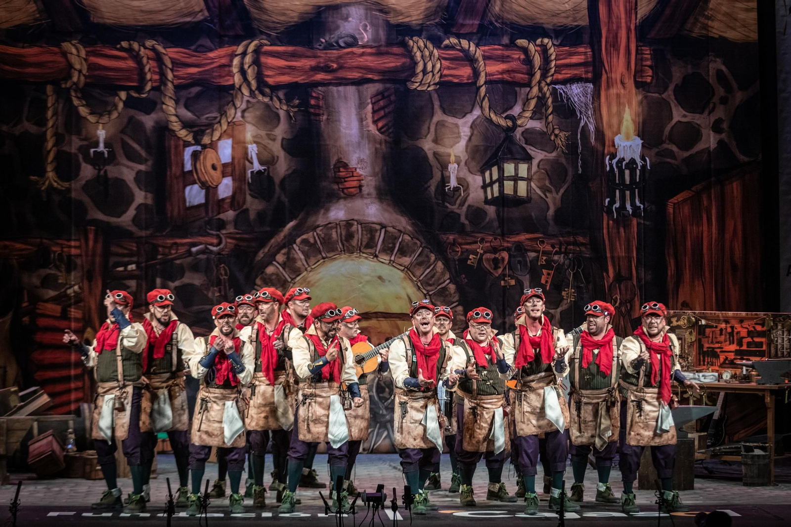 La comparsa ' La llave' durante su actuación