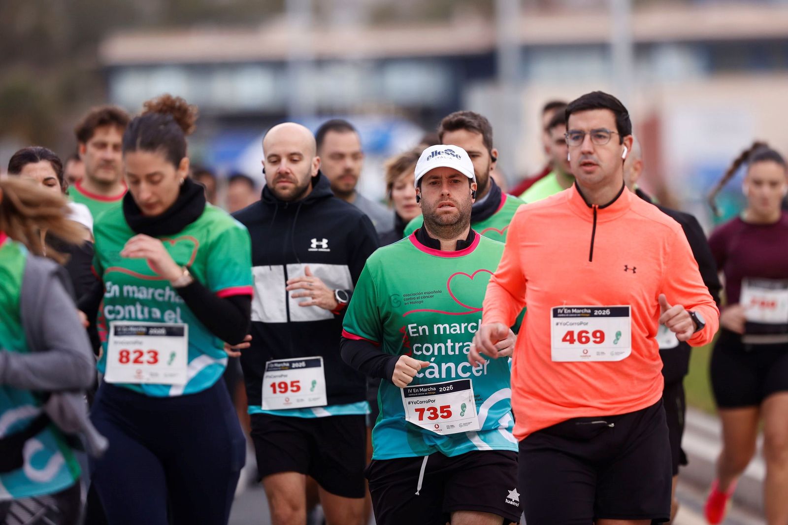 Búscate en las fotos de la Carrera contra el cáncer en Málaga