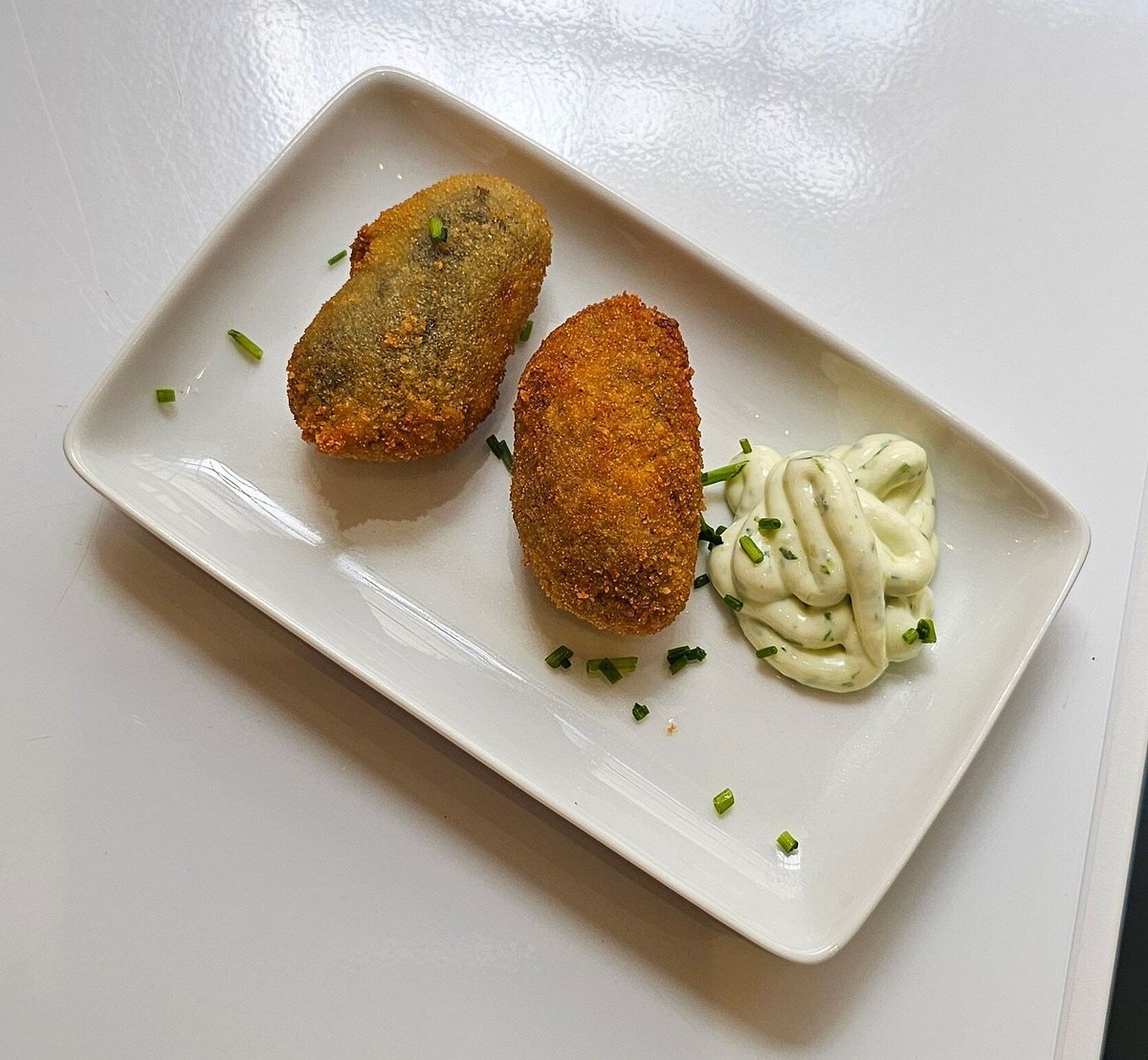 Croquetas de choco del bar Otro Má de La Línea