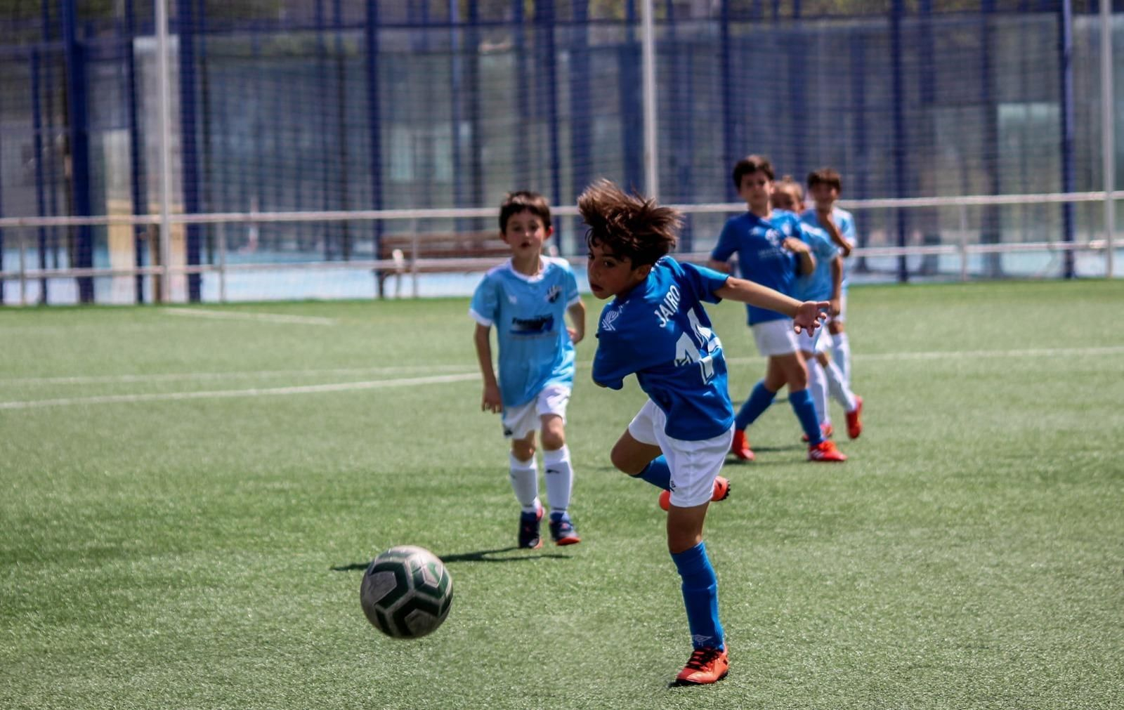 Jairo, hijo de Francis, en un partido del benjamín B del Xerez DFC.