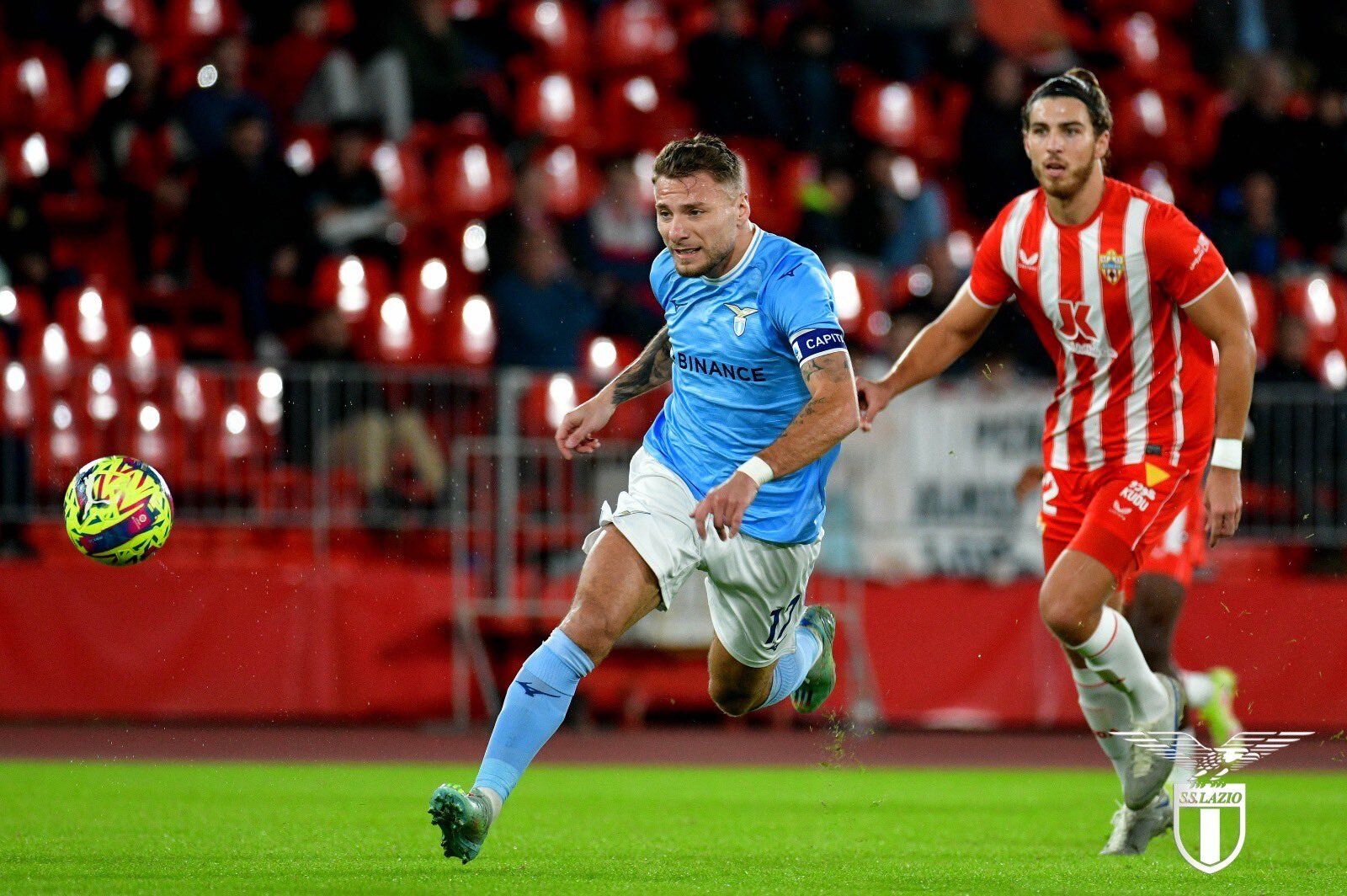 Un lance del partido Almería-Lazio.