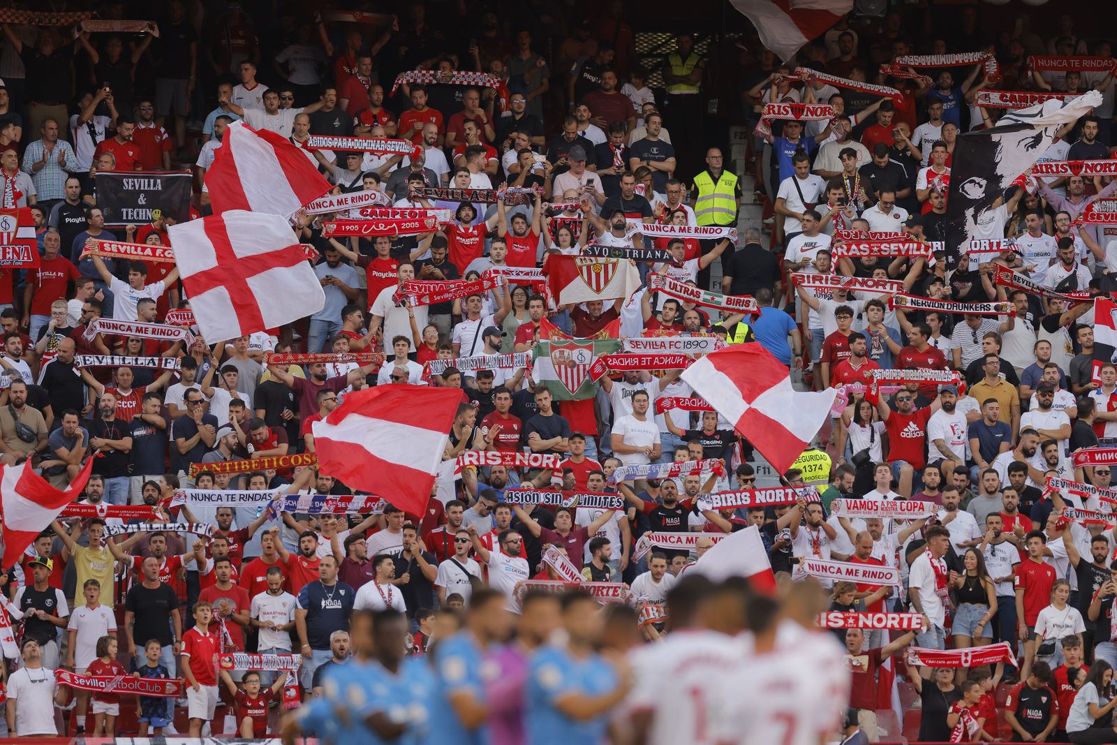 Búscate en las fotos del Sevilla-Almería