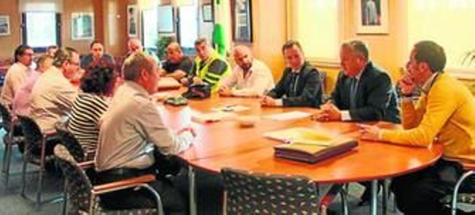 Un instante de la firma del Protocolo de Control de Alcohol y Drogas, la pasada semana.