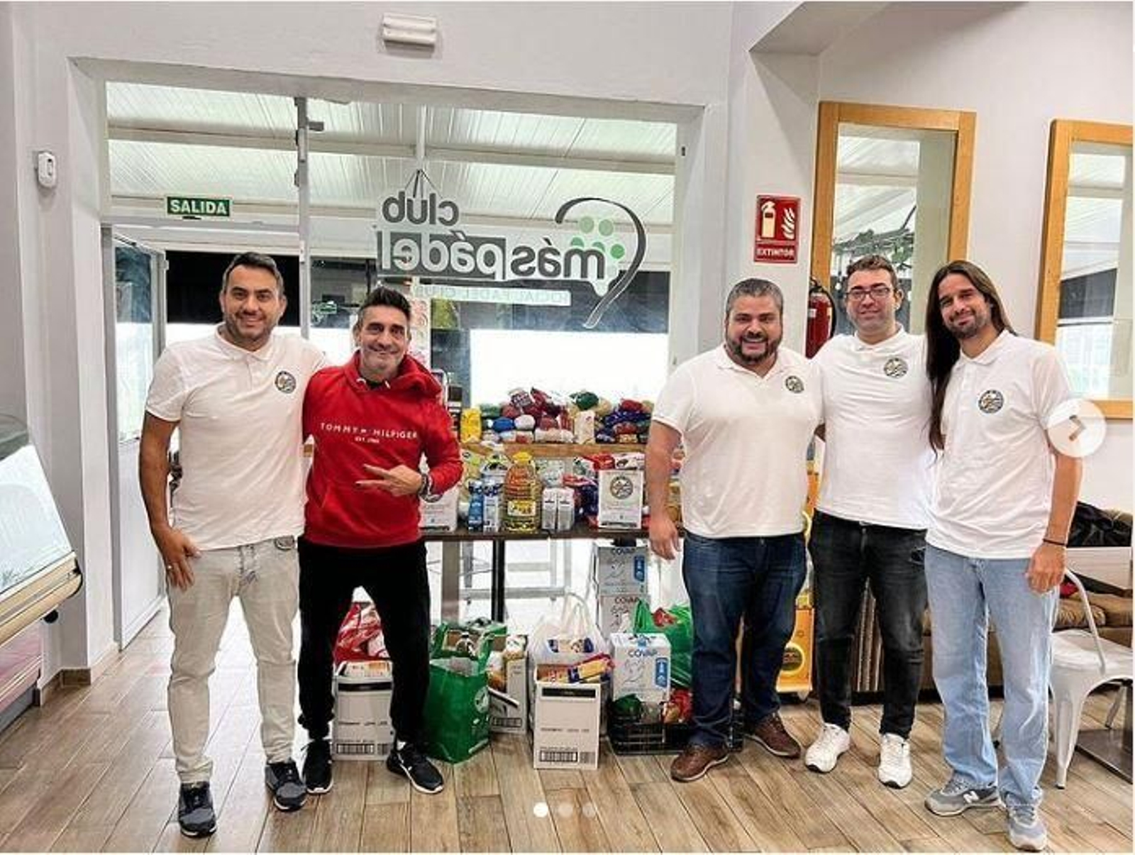 Recogida de alimentos de la Unión de Veteranos Xerezanos CF.