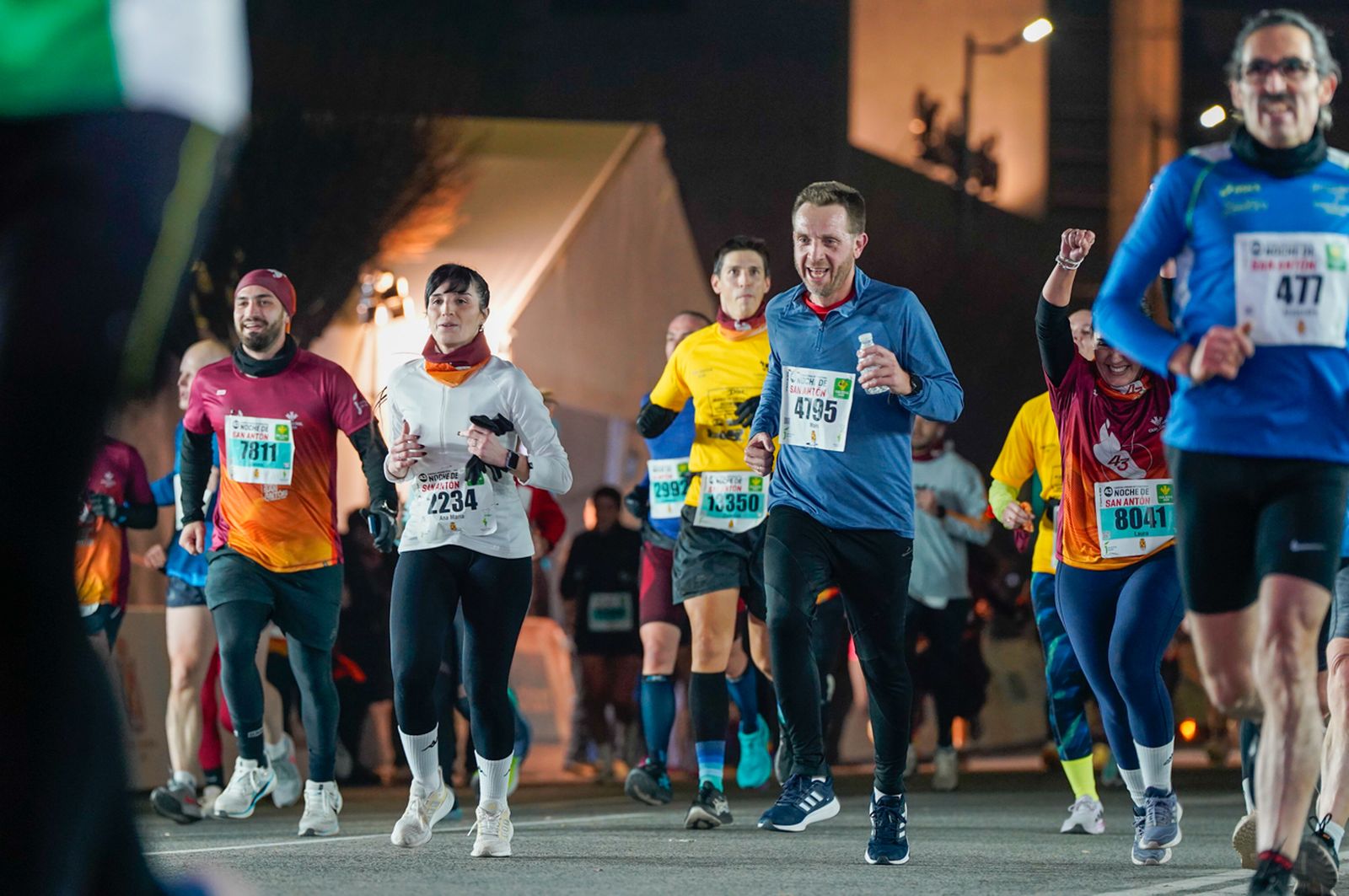 En imágenes: búscate en tu llegada a meta de la Carrera de San Antón 2026 (15)