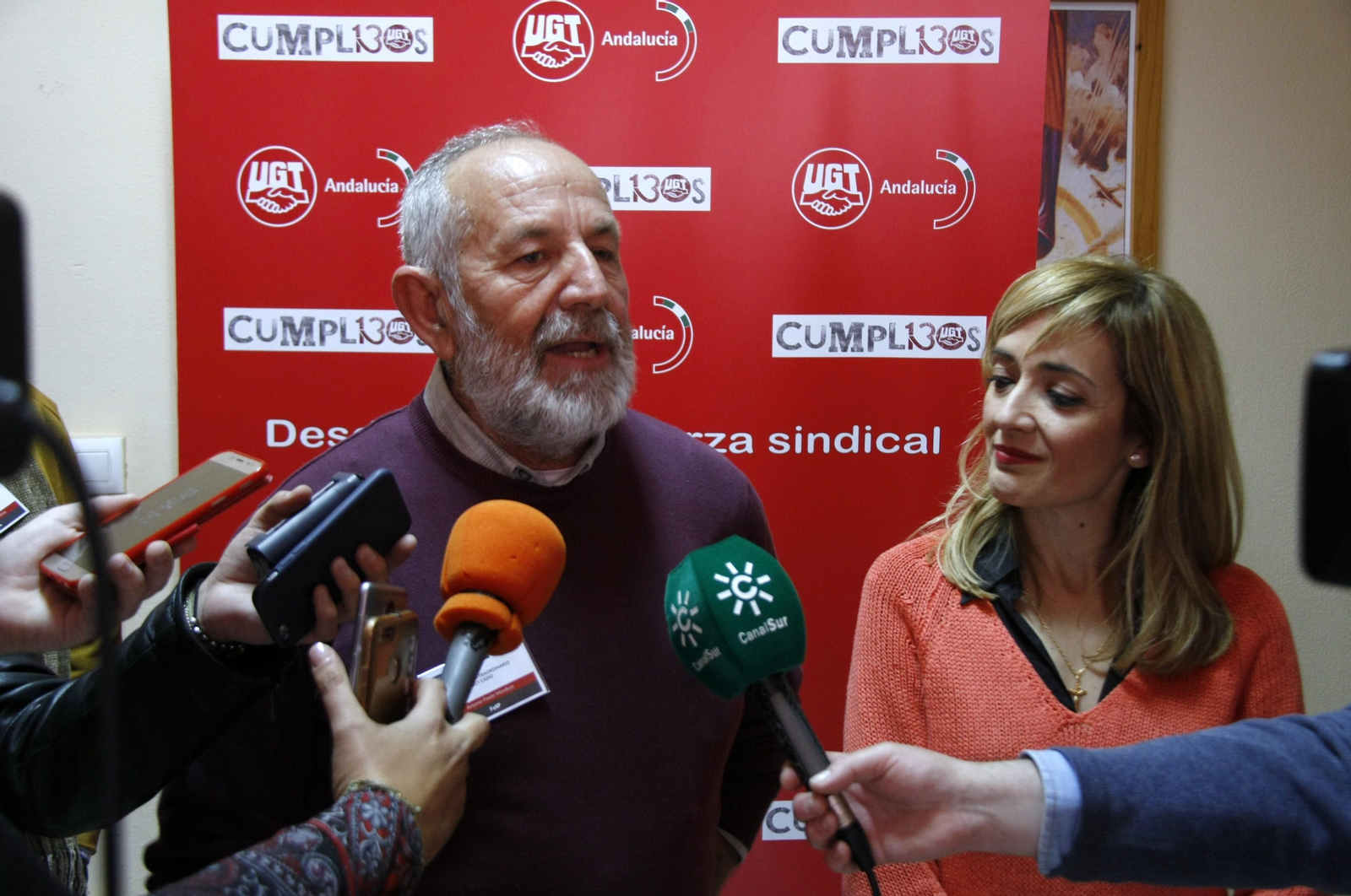 Antonio Pavón. nada más ser elegido secretario provincial de UGT, junto a la responsable andaluza del sindicato, Carmen Castilla.