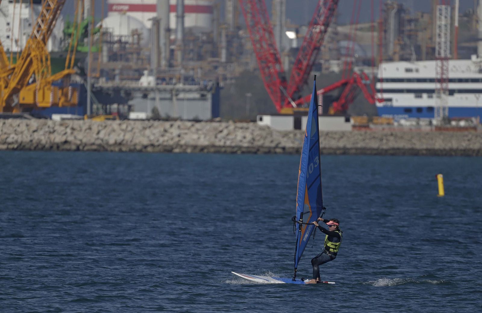 Las fotos de la segunda jornada opa de Andalucía de la clase Windsurfer, en La Línea