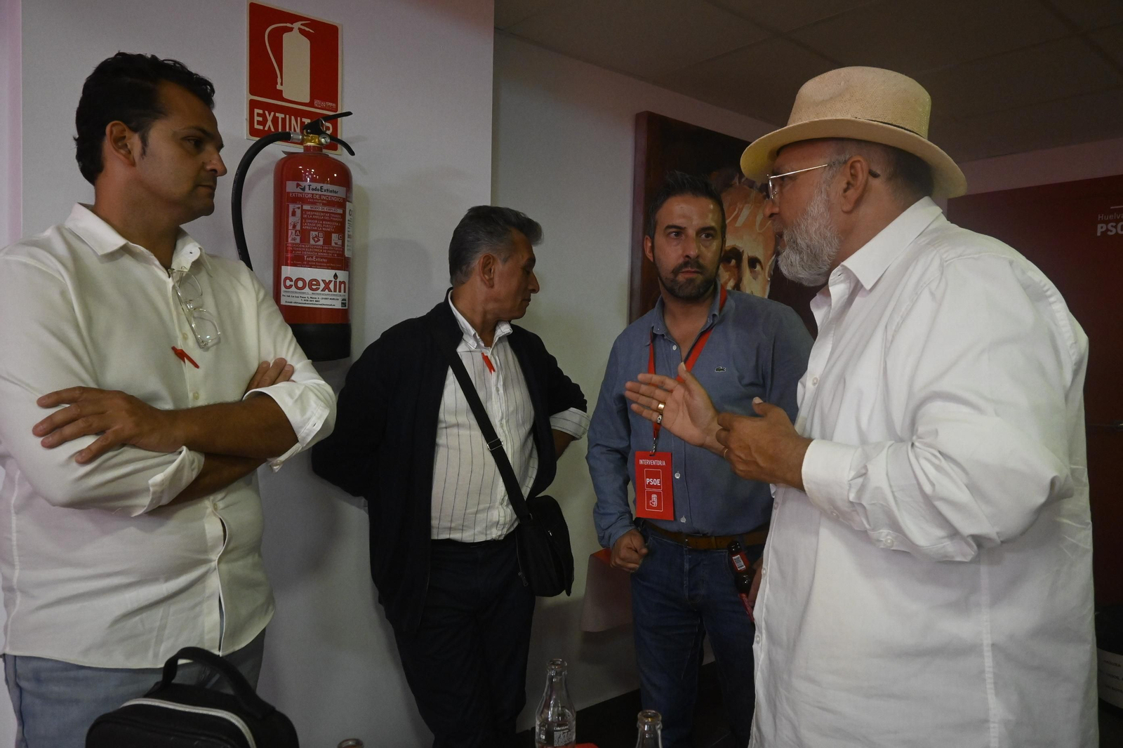 Imágenes del PSOE tras las elecciones municipales en Huelva