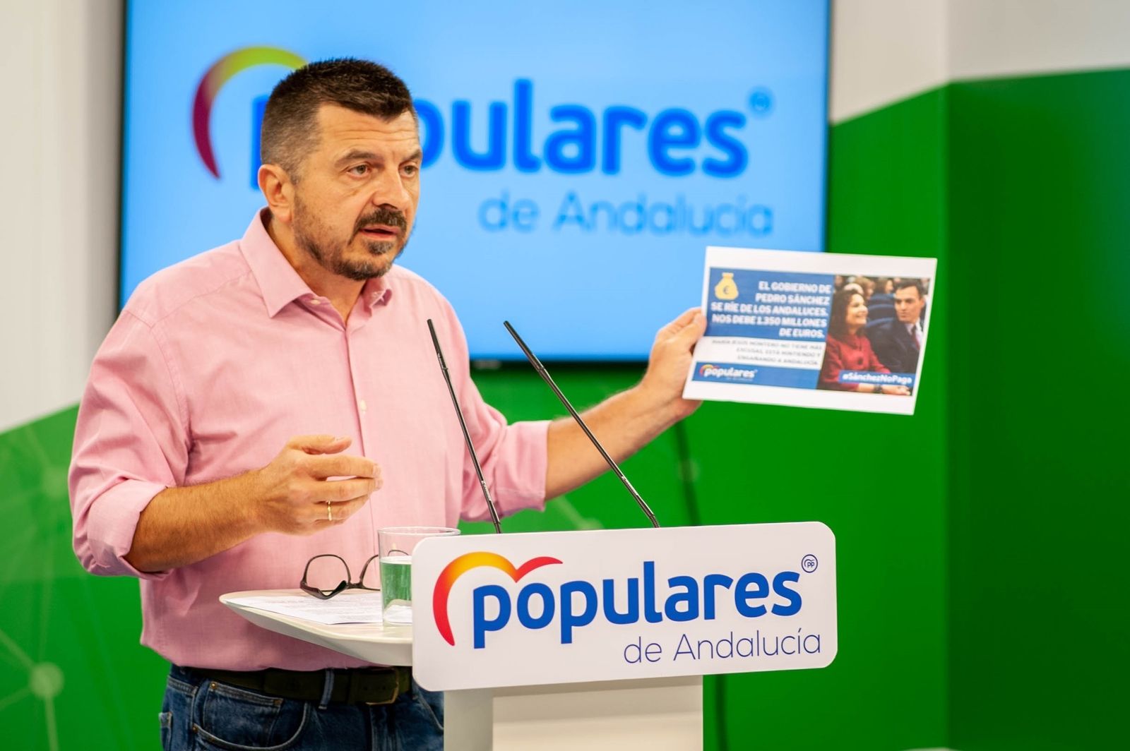 El vicesecretario del PP andaluz, Toni Martín, ayer en la sede regional del partido.