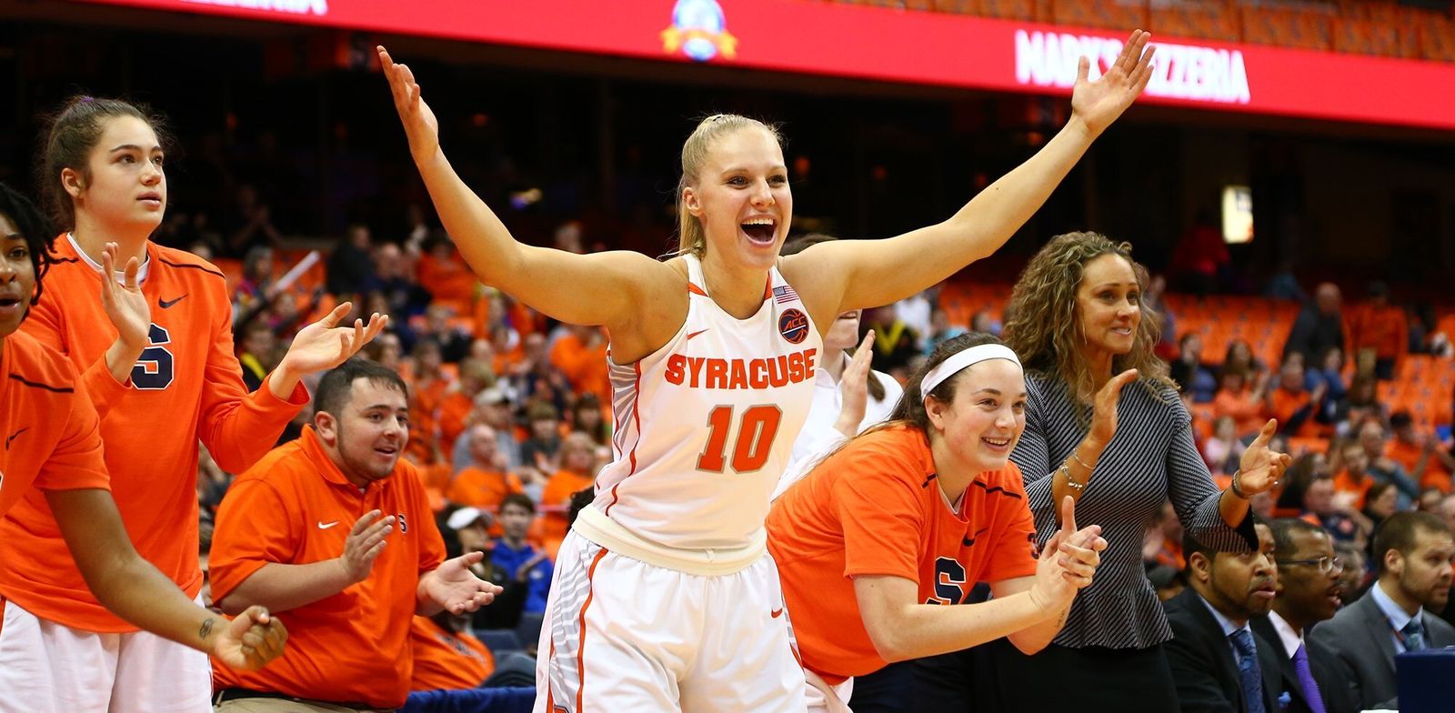 Slim se formó en la Universidad americana de Syracuse.