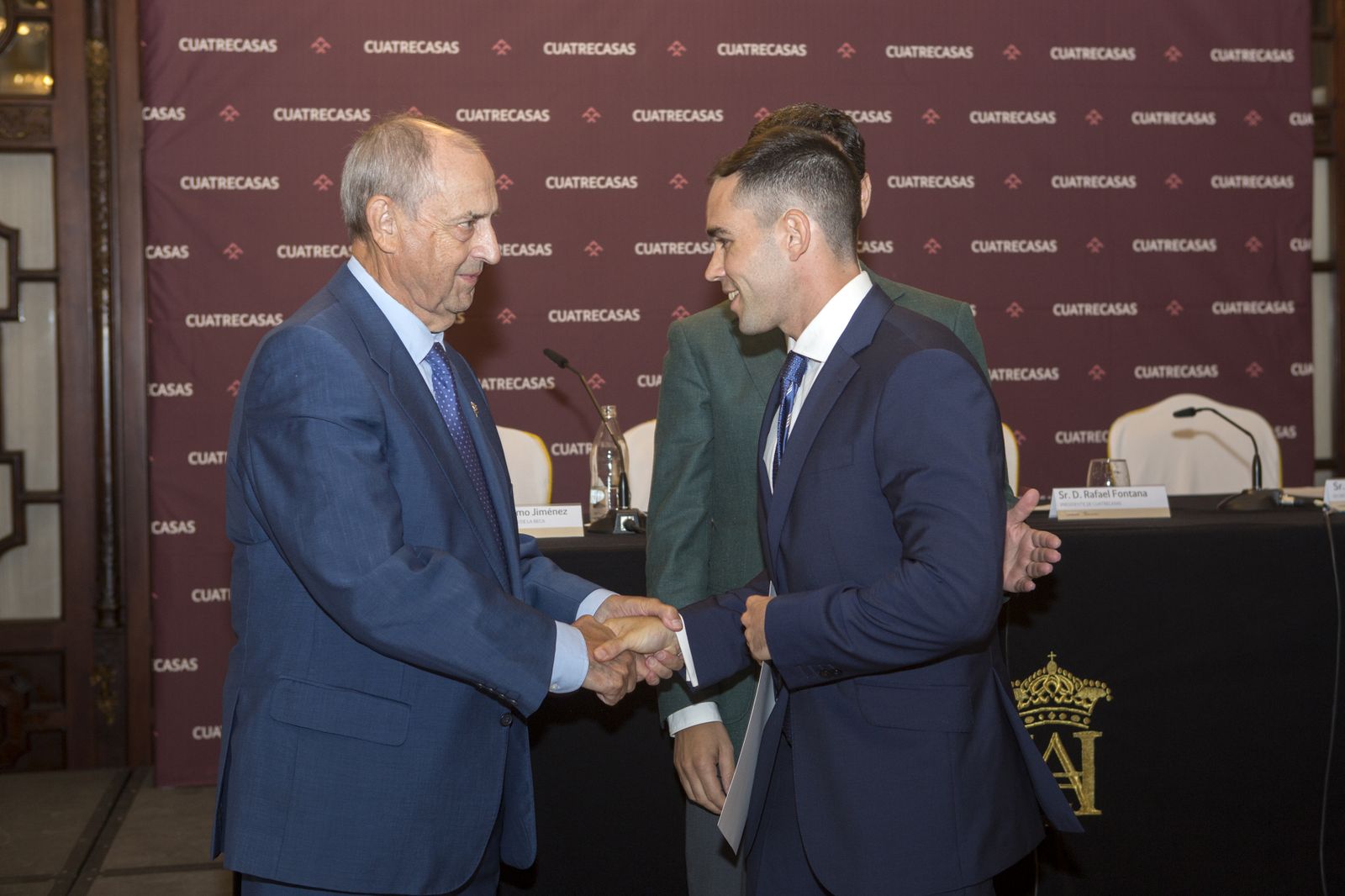 Las imágenes de la entrega de la Beca Manuel Olivencia