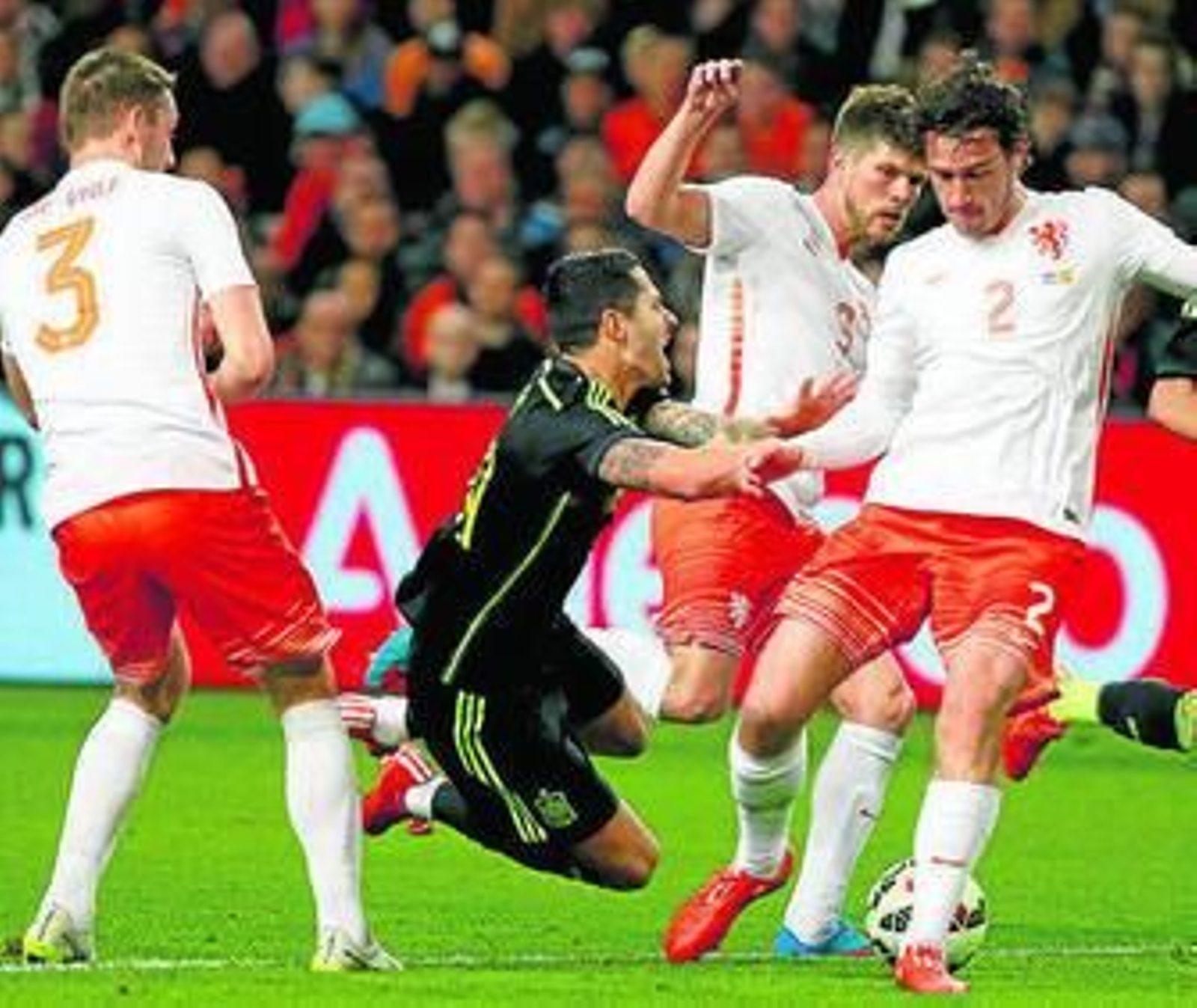 Buena imagen de Vitolo en su debut con la selección