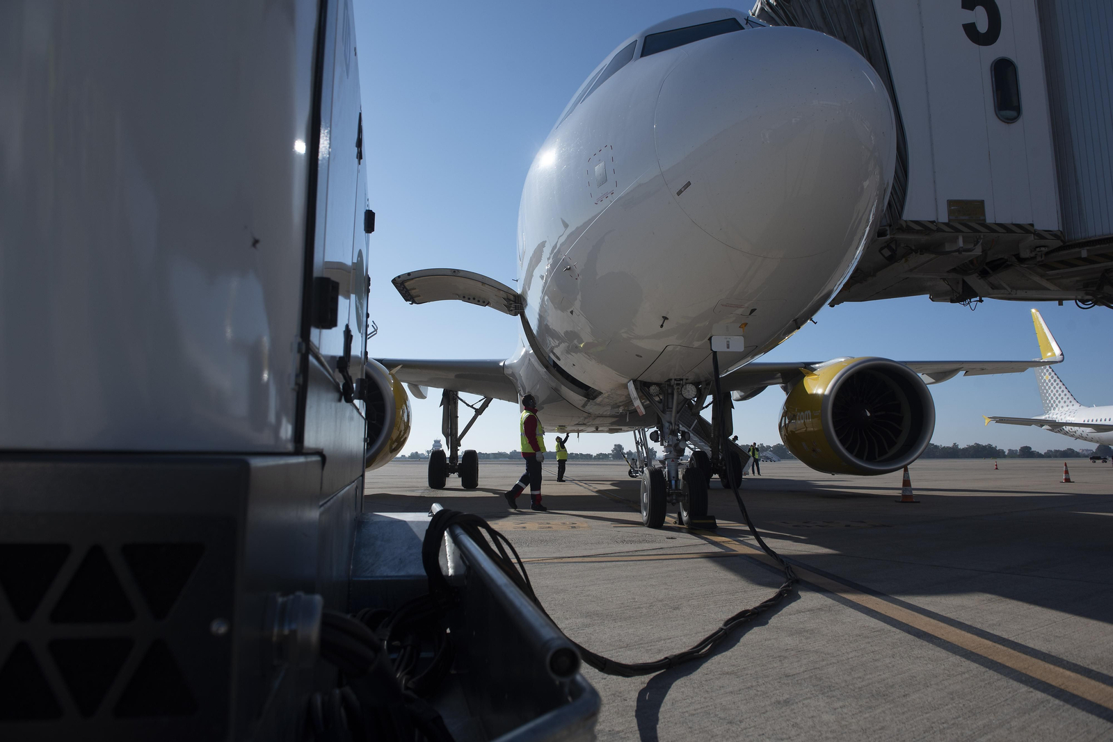 Llegada del primer vuelo verde de Vueling que hará la ruta Barcelona-Sevilla
