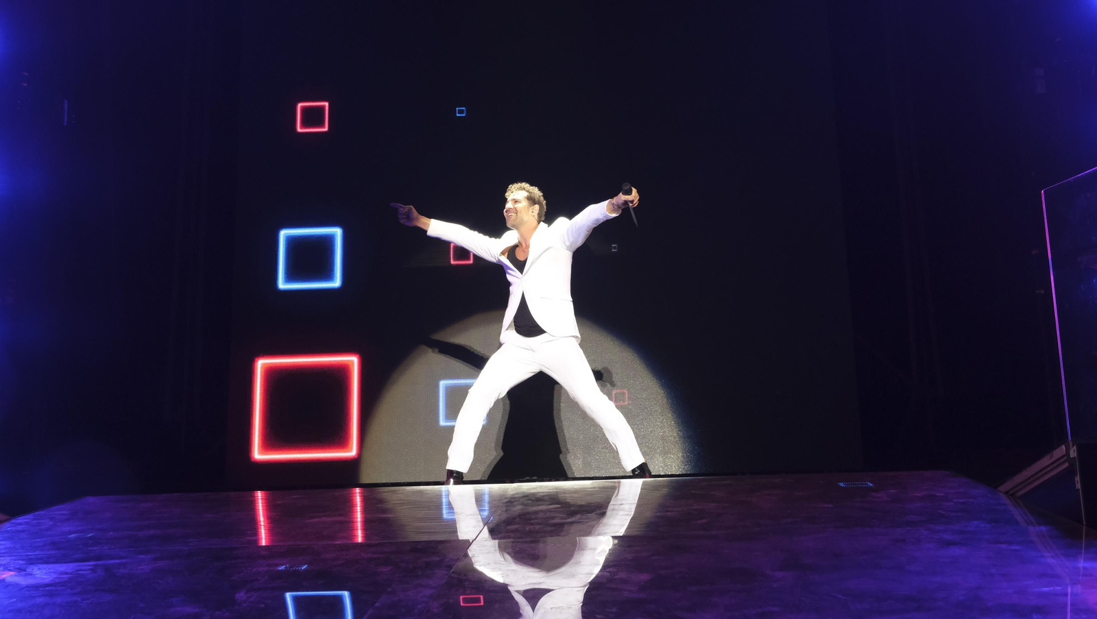 David Bisbal arrasa en su concierto de Roquetas de Mar