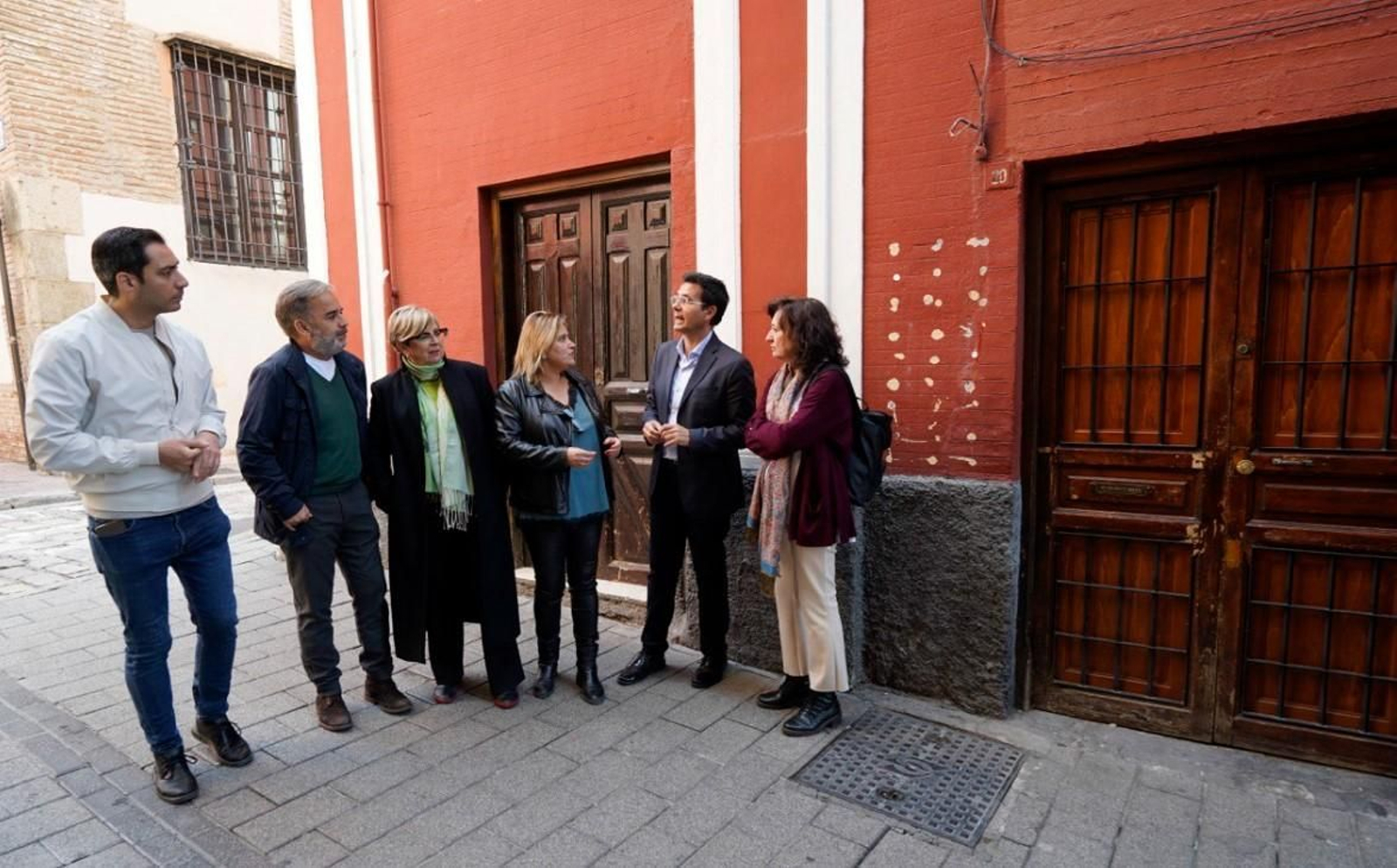 Concejales del PSOE en el centro de calle Varela en imagen de archivo.