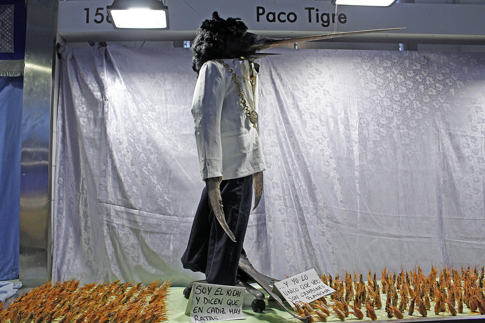 Las imágenes de la fiesta de los Tosantos en el Mercado Central