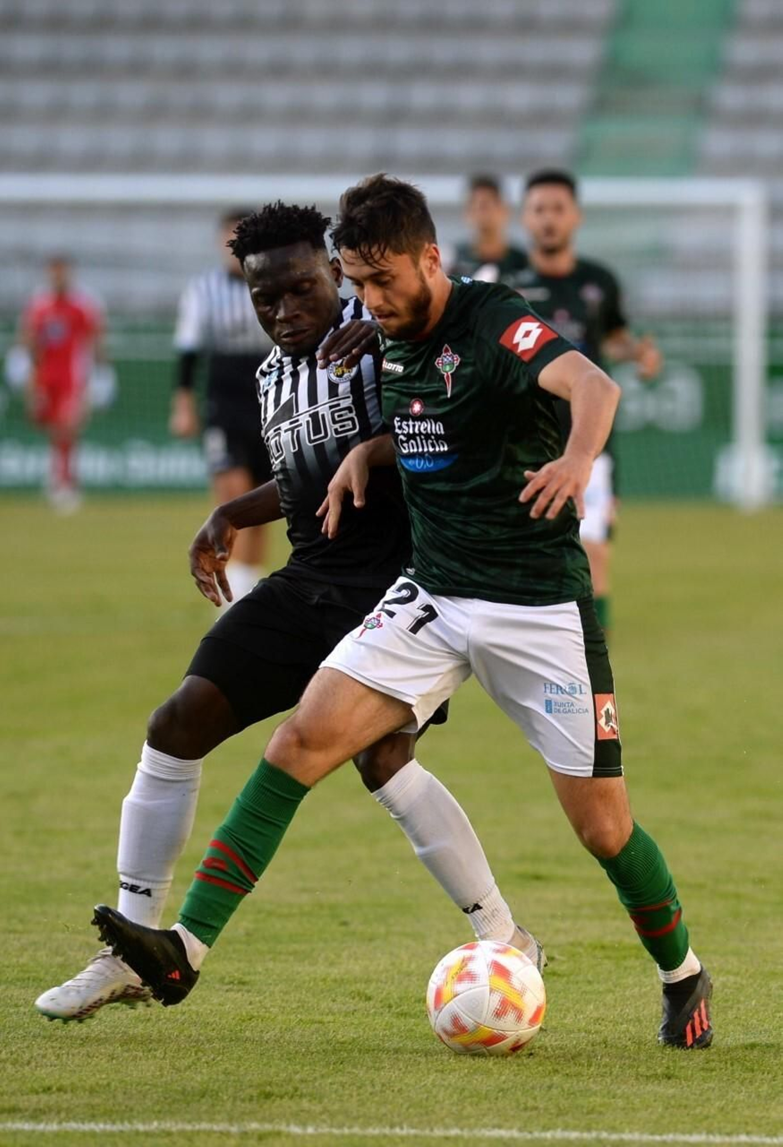 Las fotos del Rácing de Ferrol - Real Balompédica (1-0)