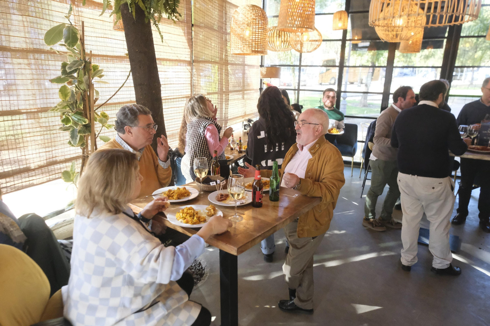 La jornada del perol cordobés en el Mercado Victoria, en imágenes