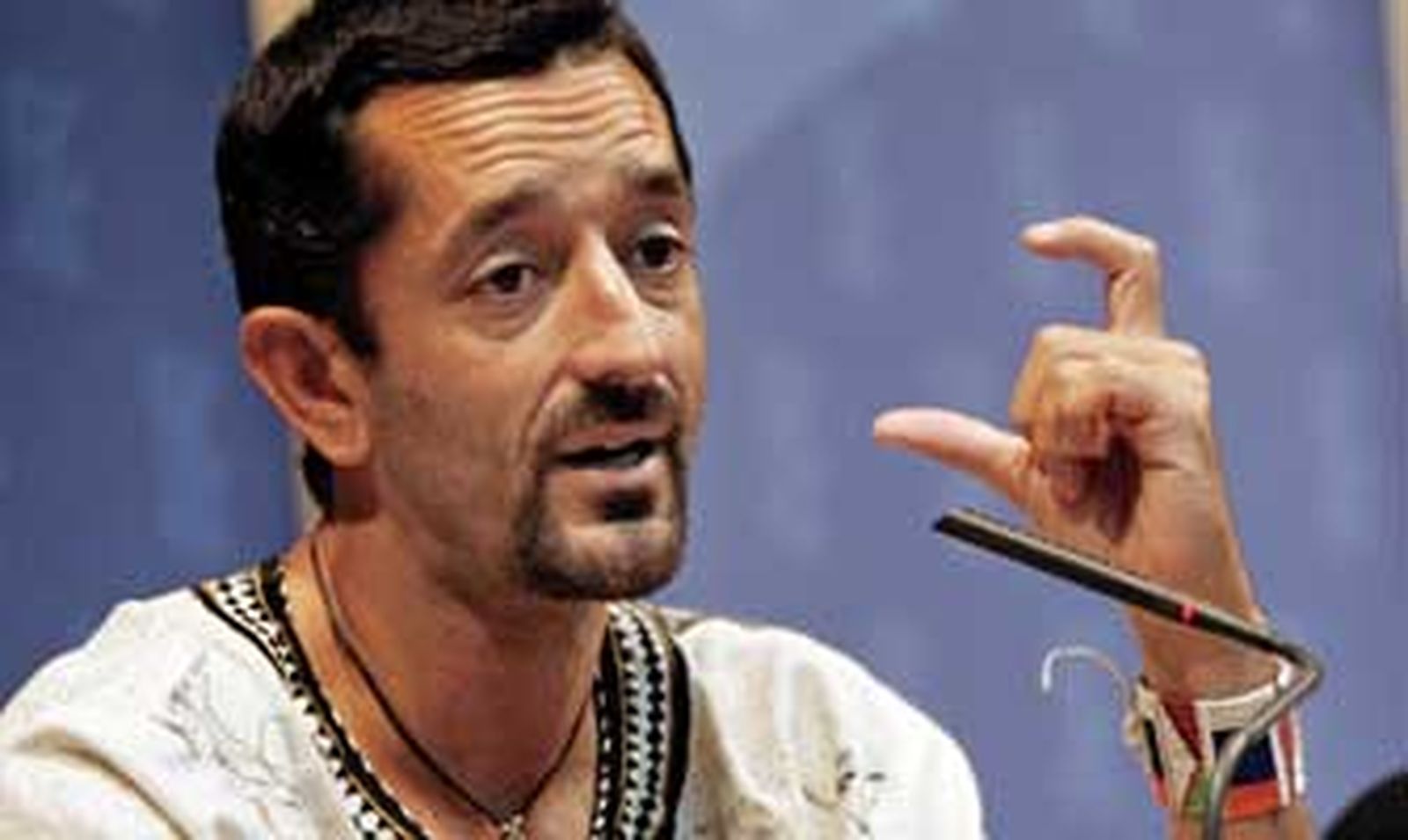 El primer trasplantado bilateral de piernas ya mueve las rodillas