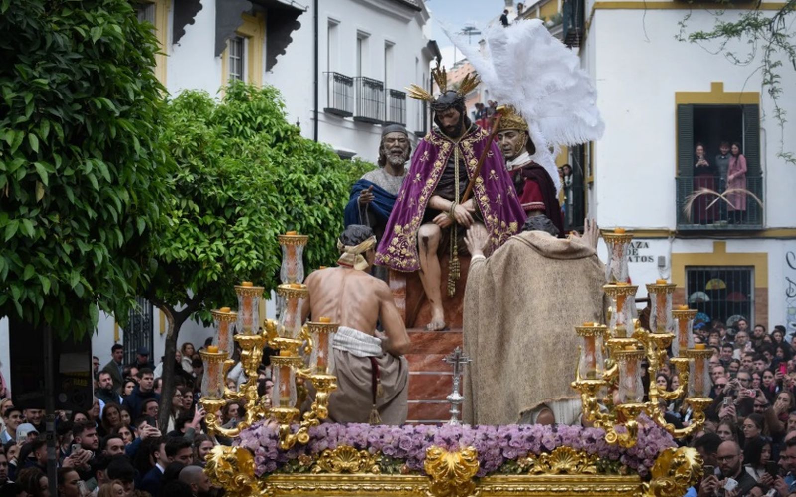 La hermandad de San Esteban espera conmemorar en la Catedral cien años de historia