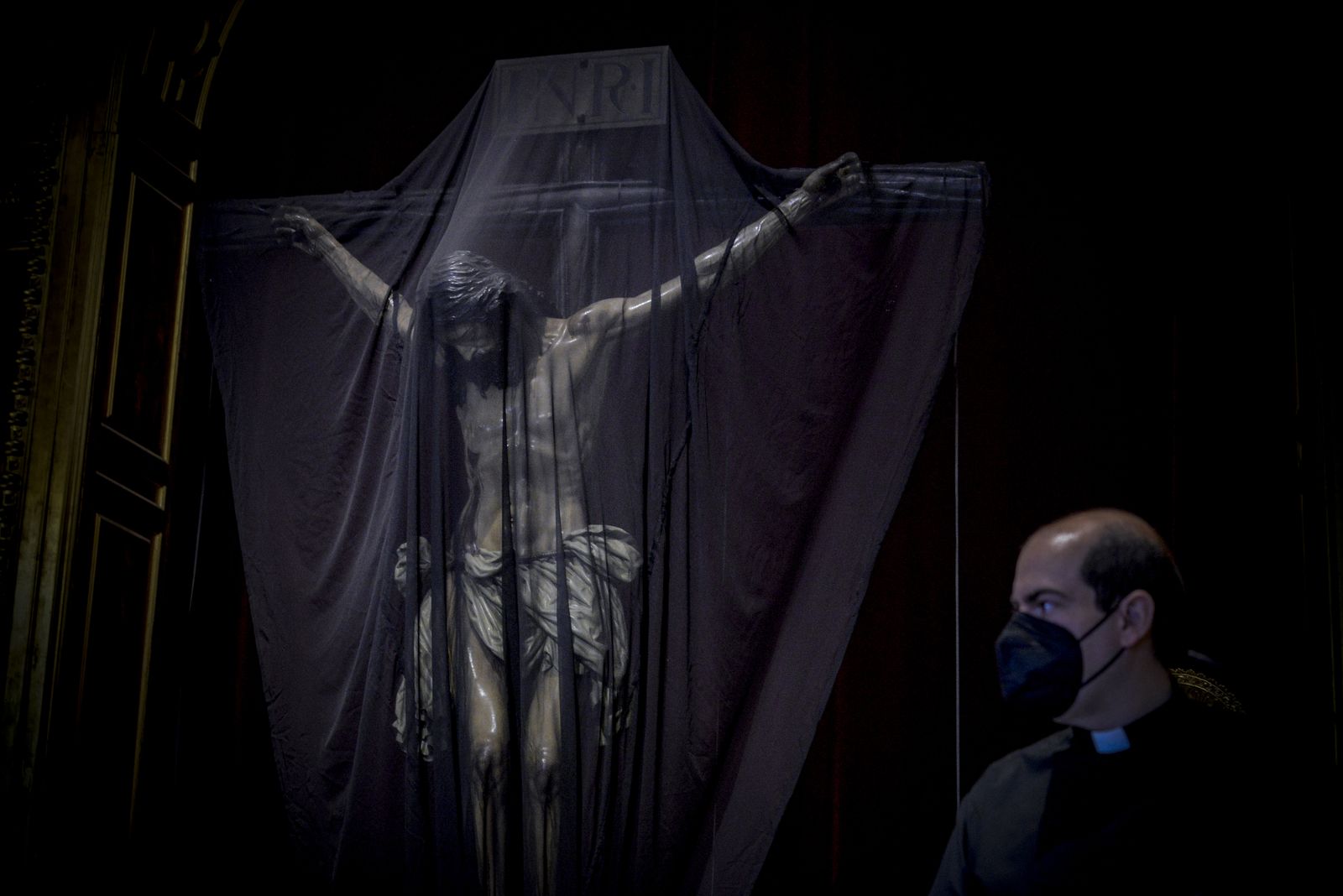 Las imágenes de El Cristo de la Buena Muerte de los Estudiantes velado