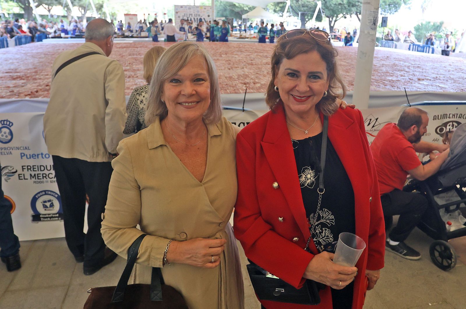 Huelva consigue el récord Guinness con el plato de jamón más grande del mundo, en imágenes