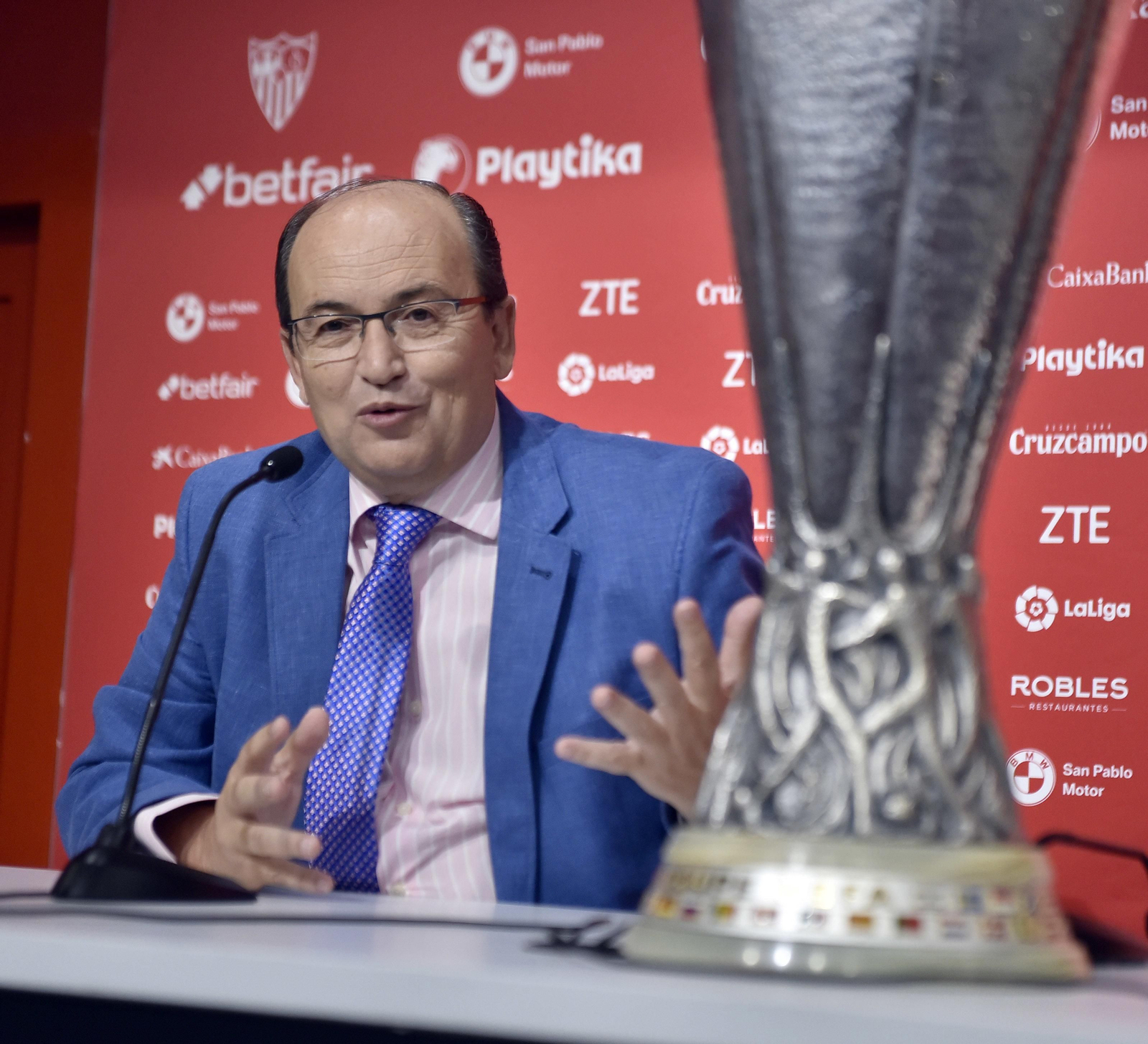 Las imágenes de la emotiva despedida de Nico Pareja del Sevilla