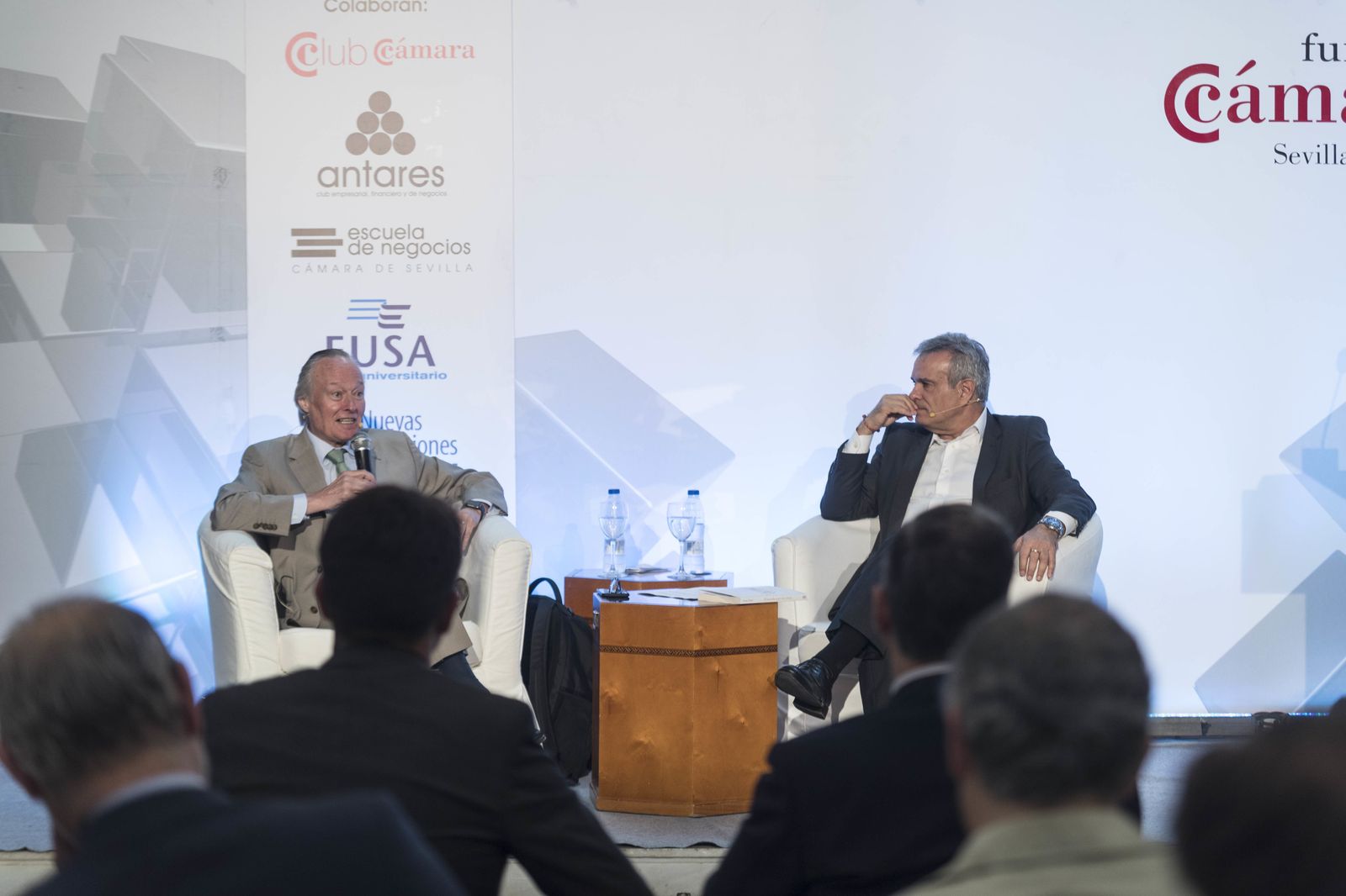 Josep Piqué, en Antares hablando con el periodista Cristóbal Cervantes