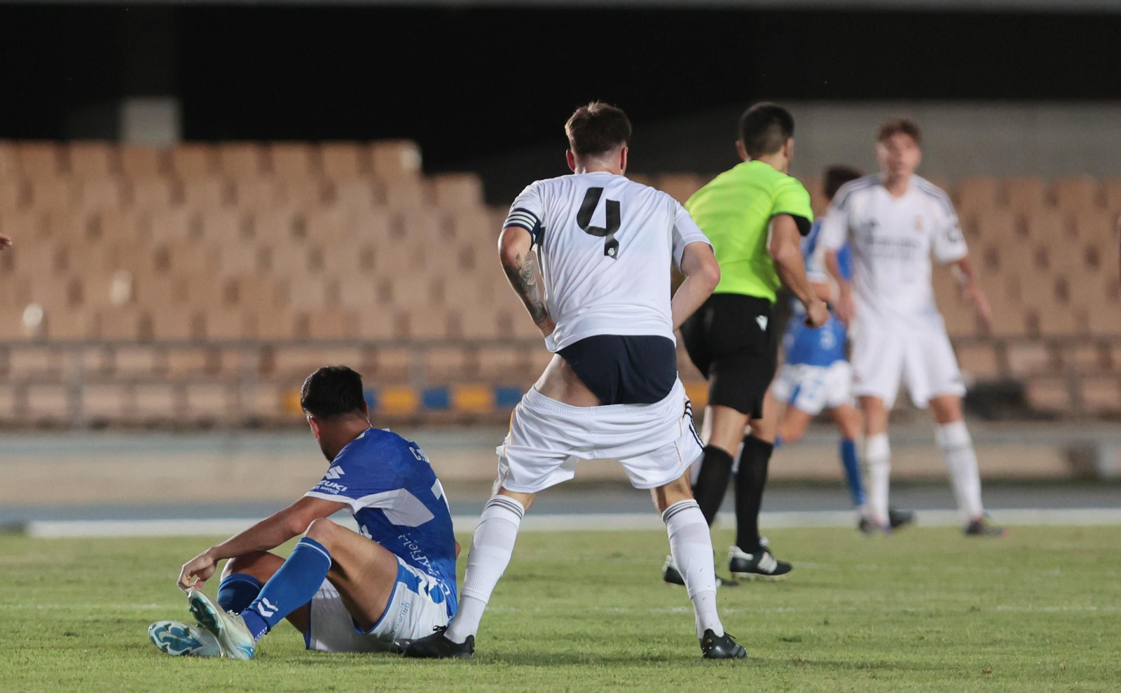 Imágenes del Trofeo de la Vendimia entre  Xerez DFC contra Real Madrid C en Chapín