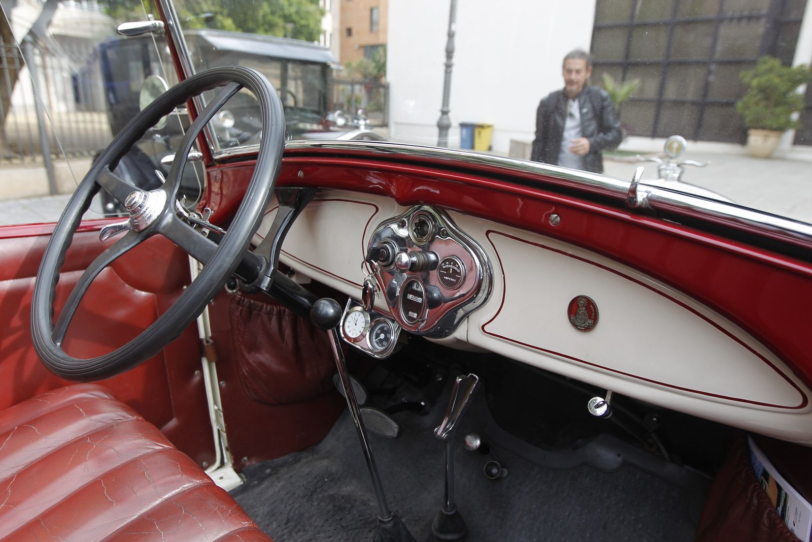 Fotogalería presentación XXX Ruta Vehículos Antiguos. Alcaldía de Almería