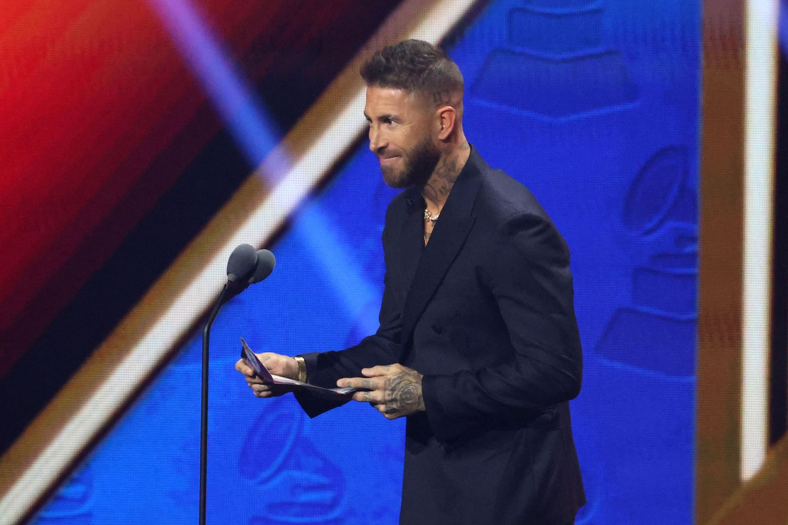 Sergio Ramos, en su rol de presentador de los Grammy Latinos 2025, recientemente.
