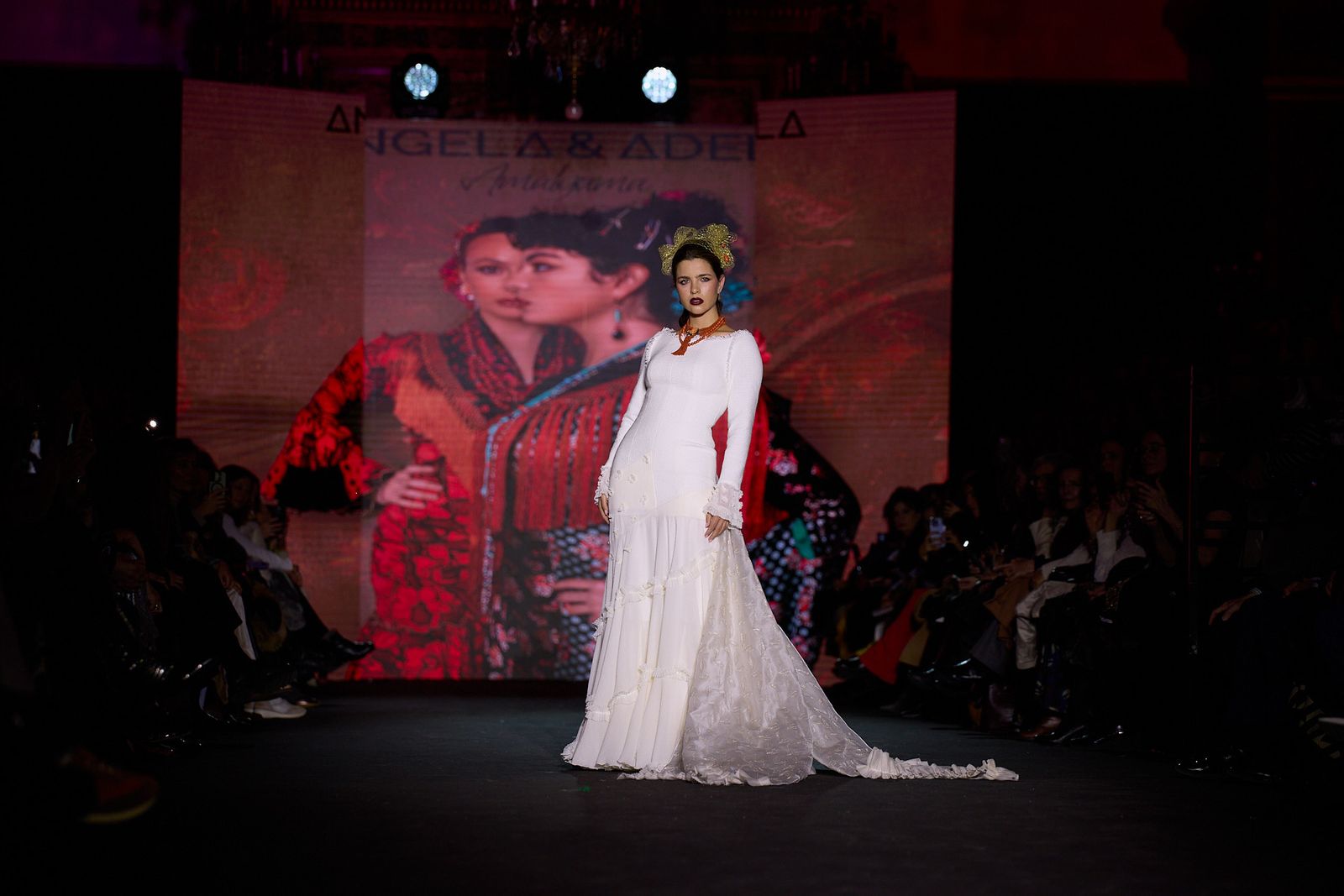 El desfile de Ángela & Adela en We Love Flamenco 2026, todas las fotos