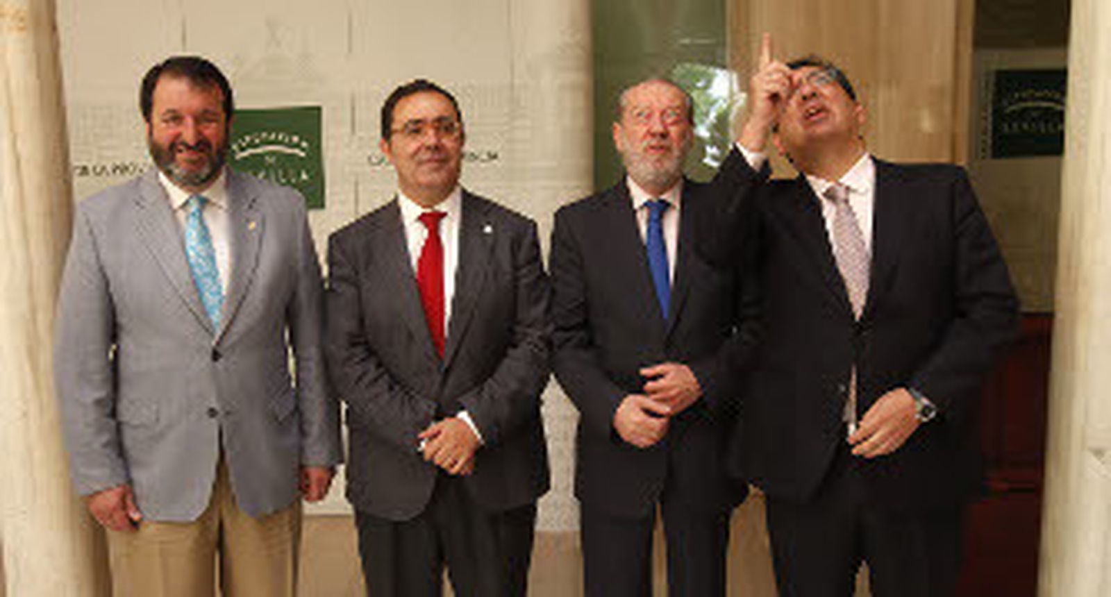 Juan Ávila, Vicente Guzmán, Rodríguez Villalobos y Antonio Pulido, ayer en la presentación de los cursos. / José Ángel García