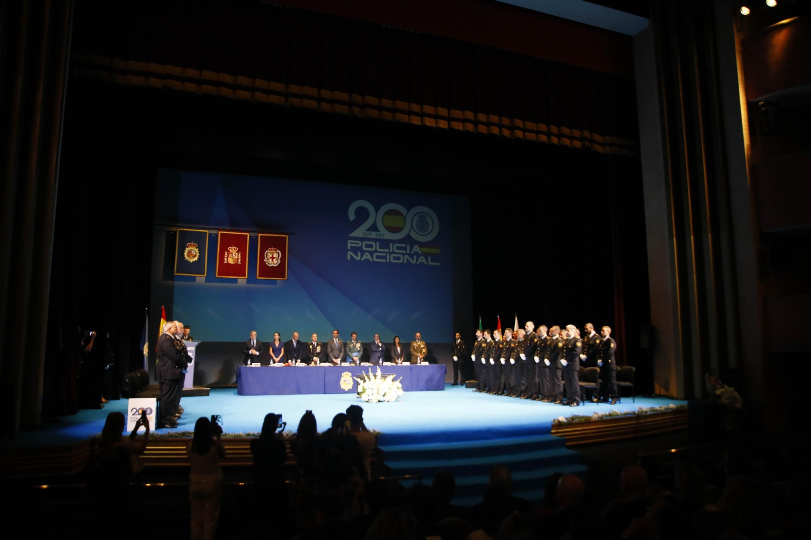 Las imágenes de la celebración del Patrón de la Policía Nacional en Almería, los Santos Ángeles Custodios