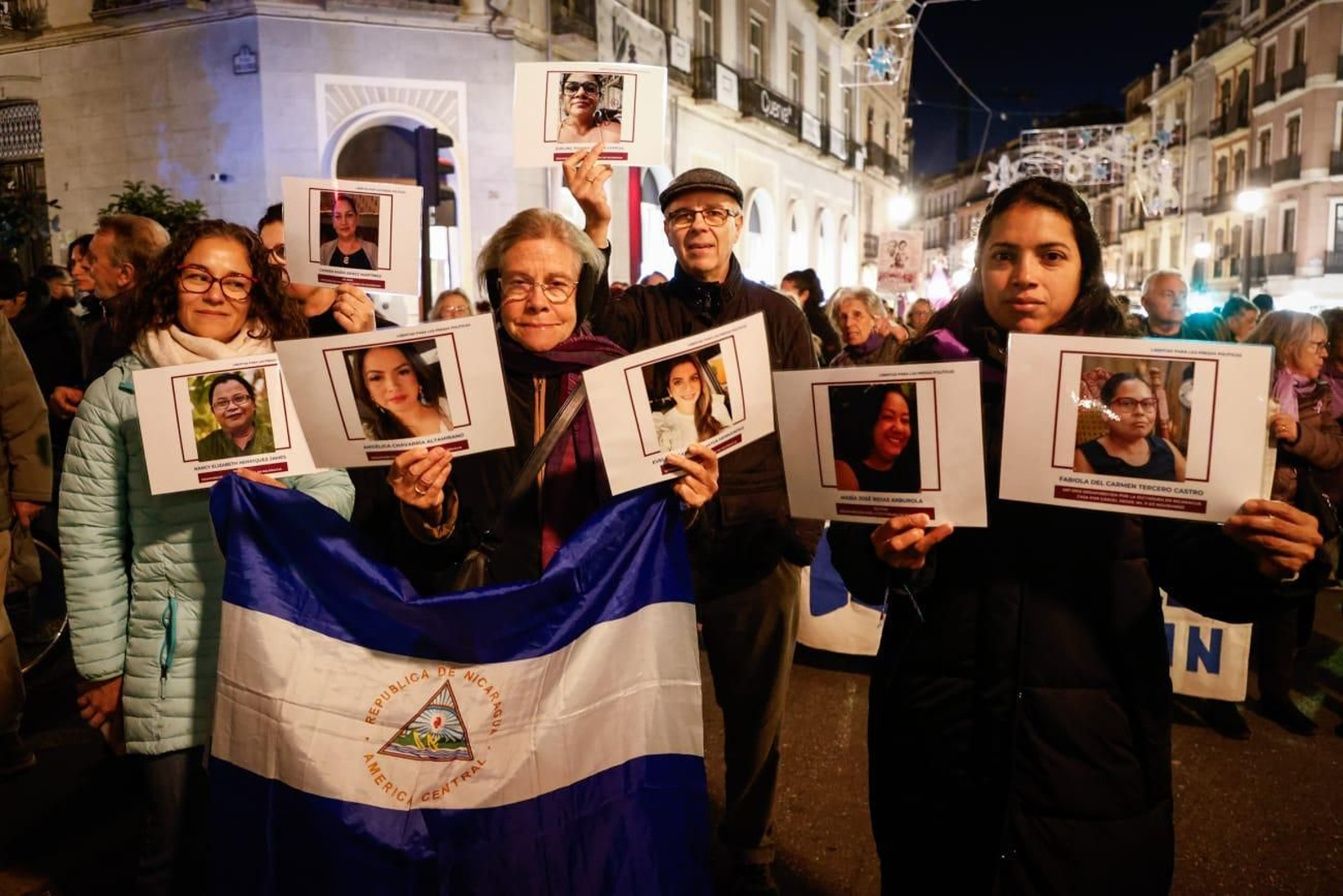 Miles de personas celebran el 25N y muestran en Granada su rechazo a la violencia contra la mujer