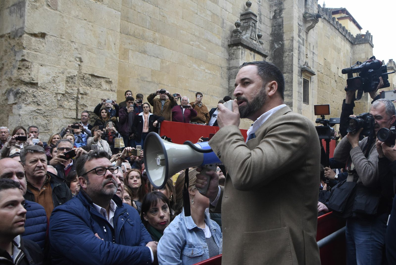 Santiago Abascal, el pasado abril junto a la Mezquita.