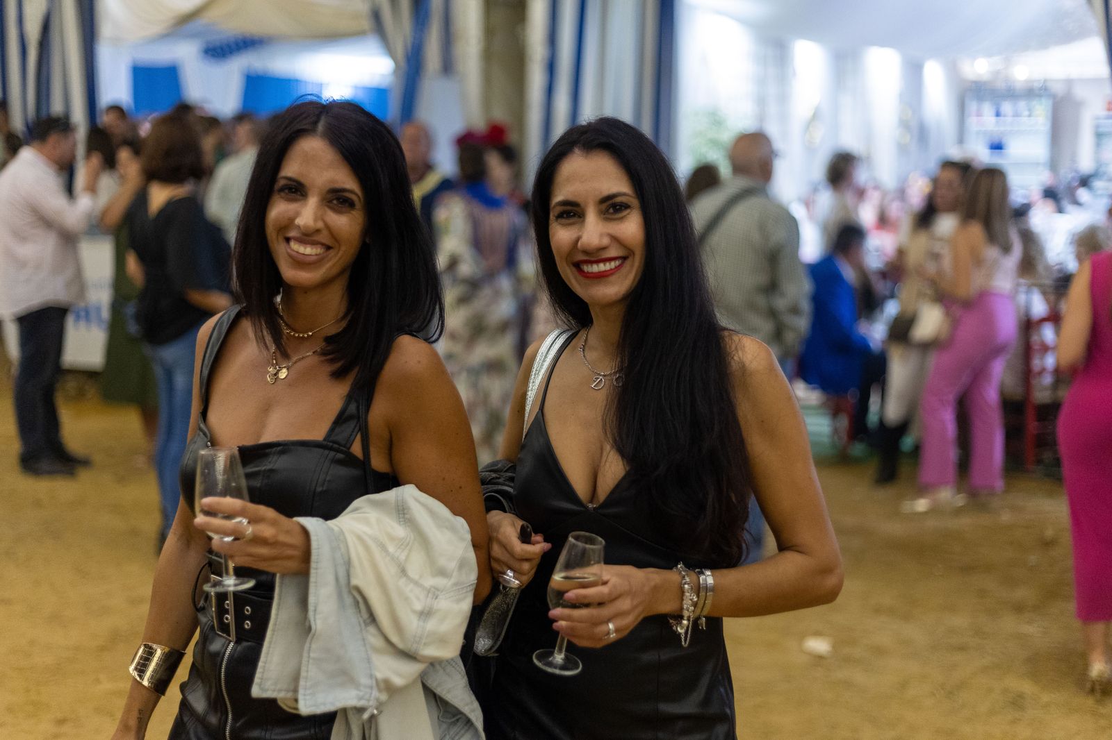 Feria del Caballo 2023: Imágenes del ambiente en la noche del sábado