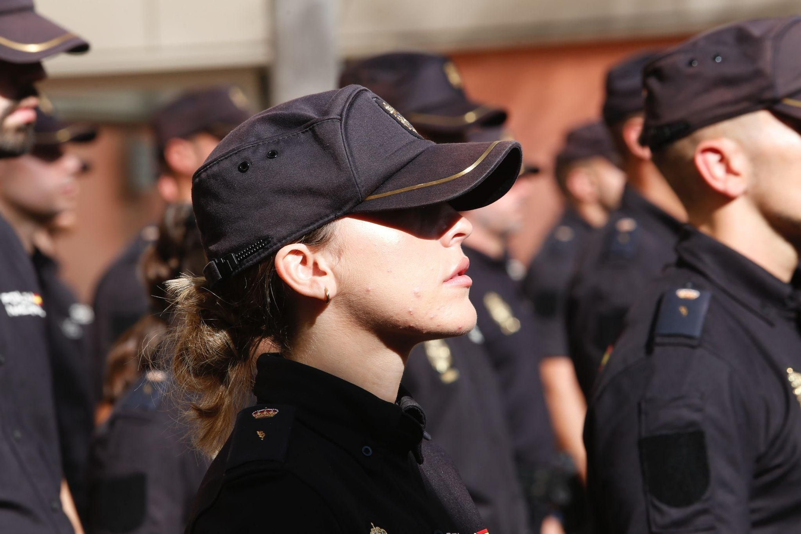Una de las nuevas agentes de la Policía Nacional que se incorporan en prácticas a la Comisaría de Algeciras.
