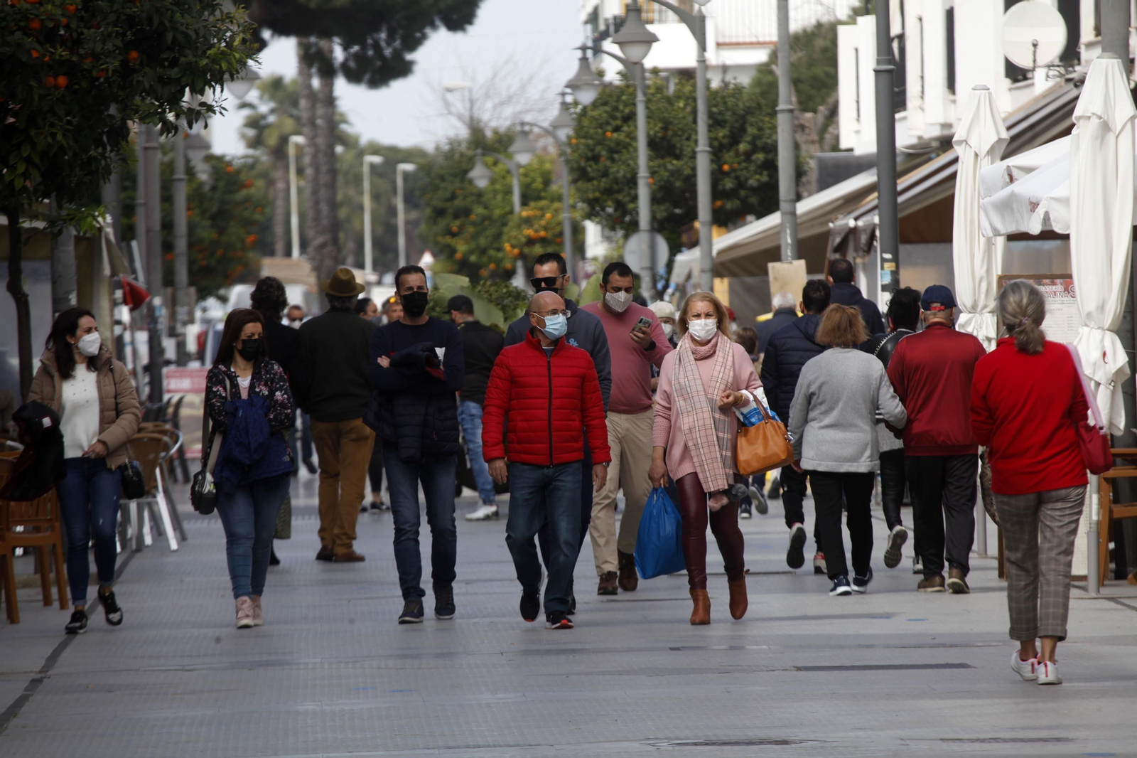 Ambiente en las terrazas de El Rompido y Punta Umbría durante este sábado.