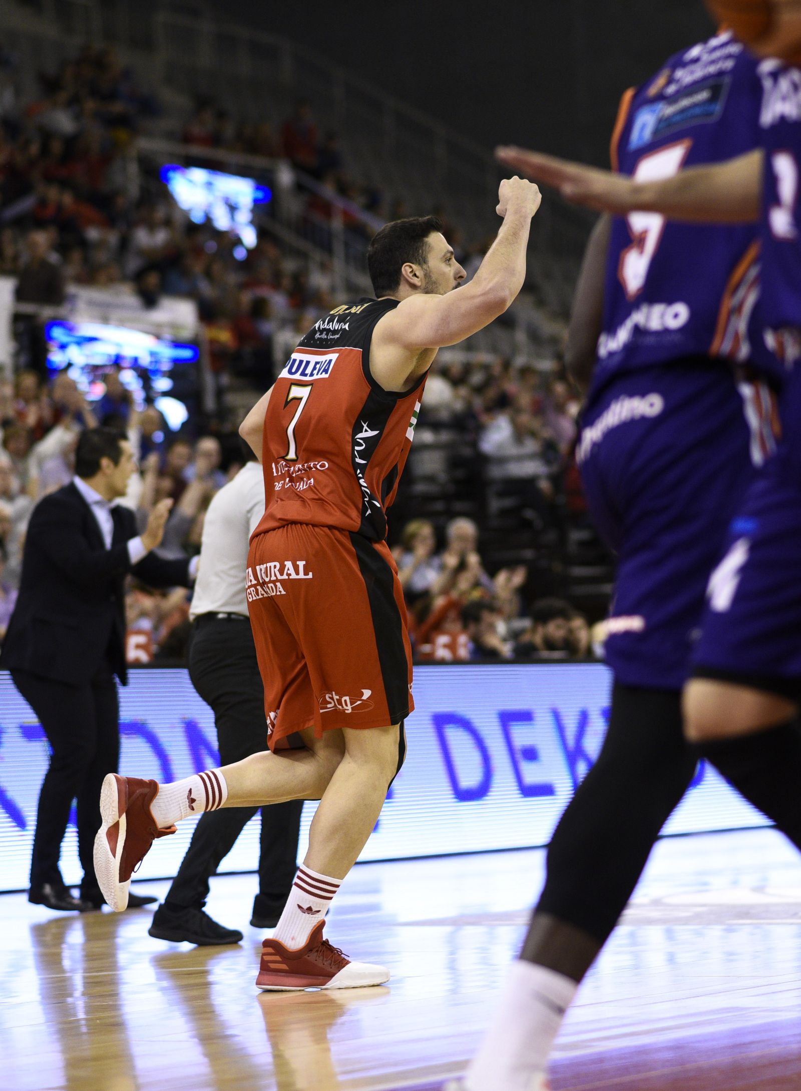 Bortolussi celebra el triunfo ante el Palencia