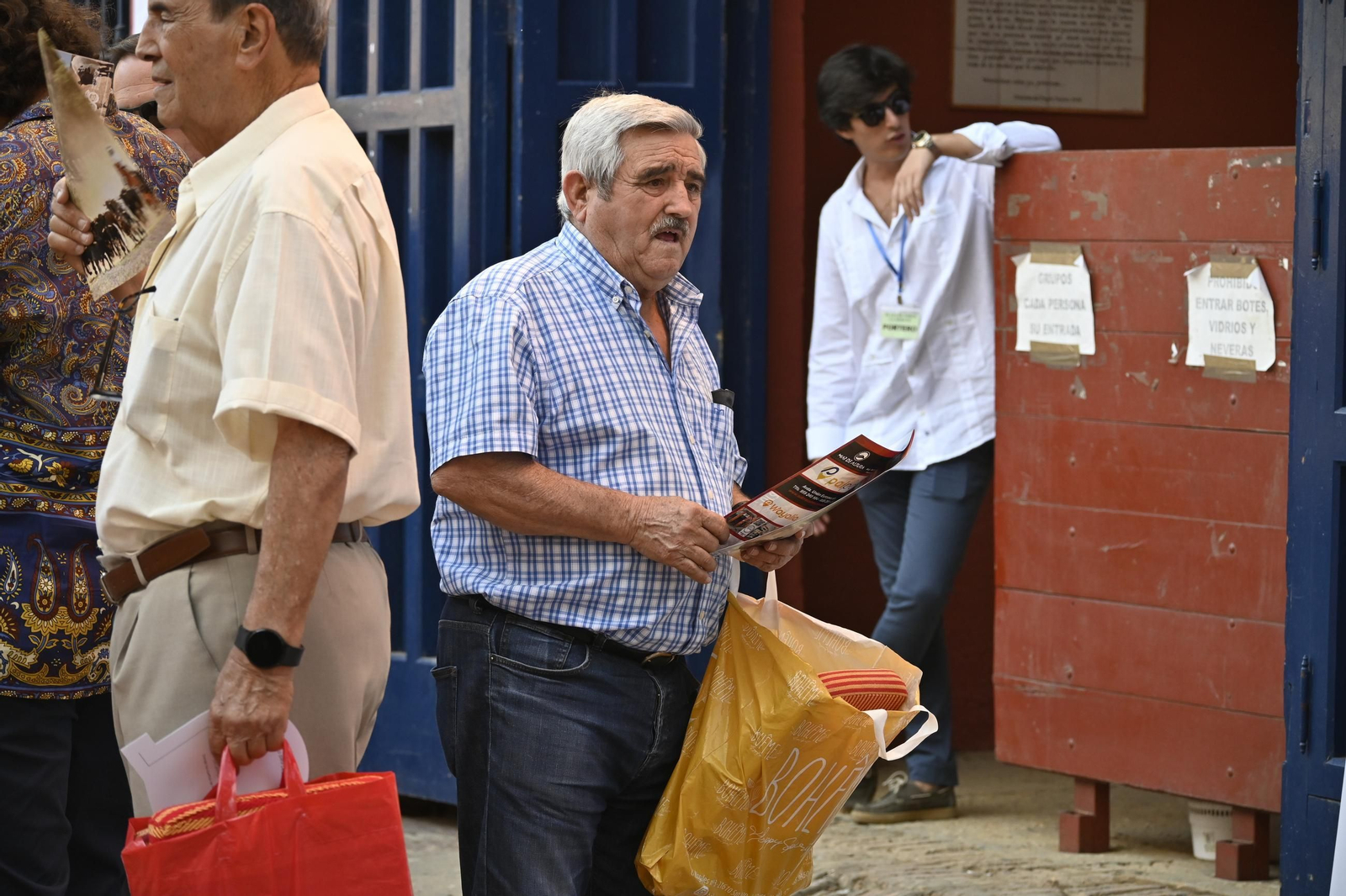 Imágenes de ambiente en el tercer día de toros en Huelva