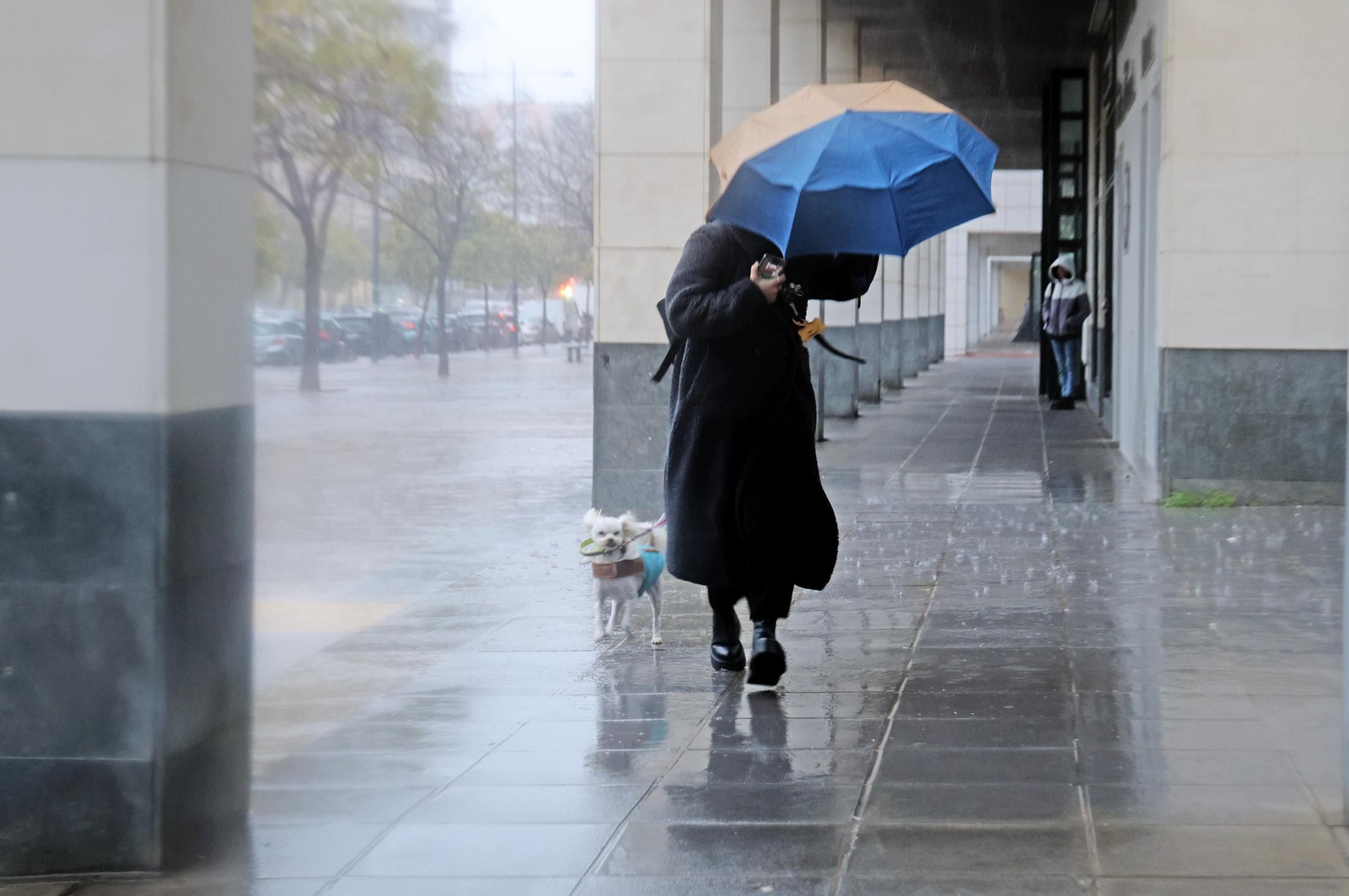 Imágenes del viernes 4 de abril en Huelva