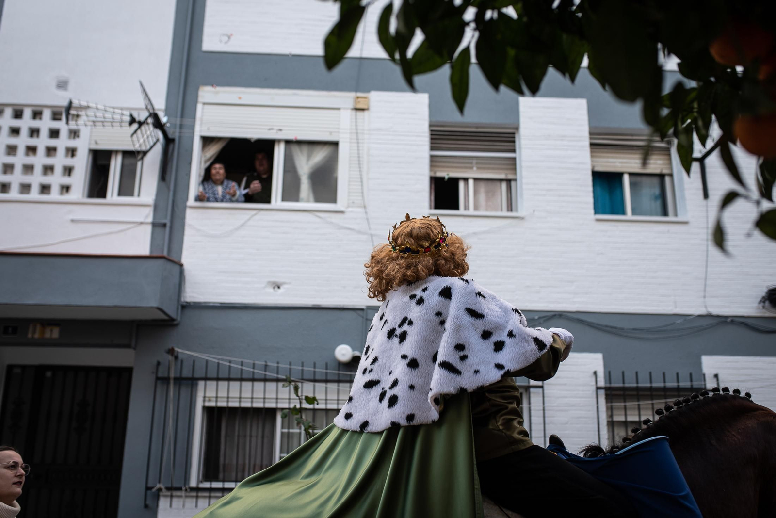 Los Reyes Magos traen la ilusión a los barrios de Huelva, en imágenes